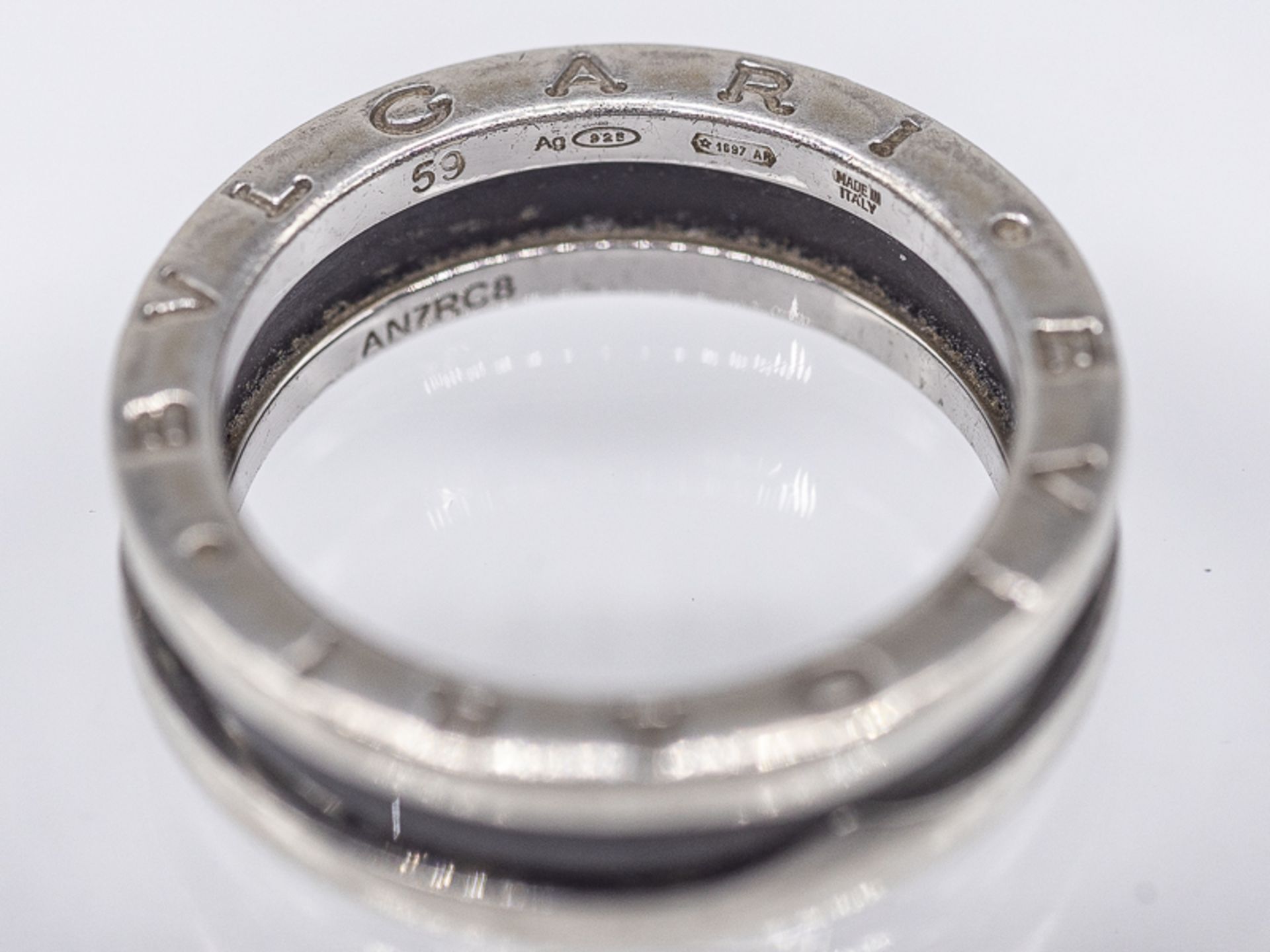 Ring, Modell "Save the children" von BVLGARI, Italien 21. Jh. brSilber mit schwarzer Keramik. - Image 3 of 3