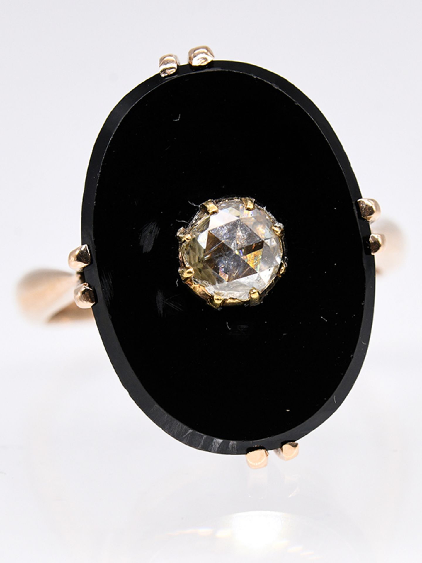 Ring mit Onyx und Diamantrose ca. 0,30 ct, Jugendstil, um 1900. br585/- Gelbgold. Gesamtgewicht