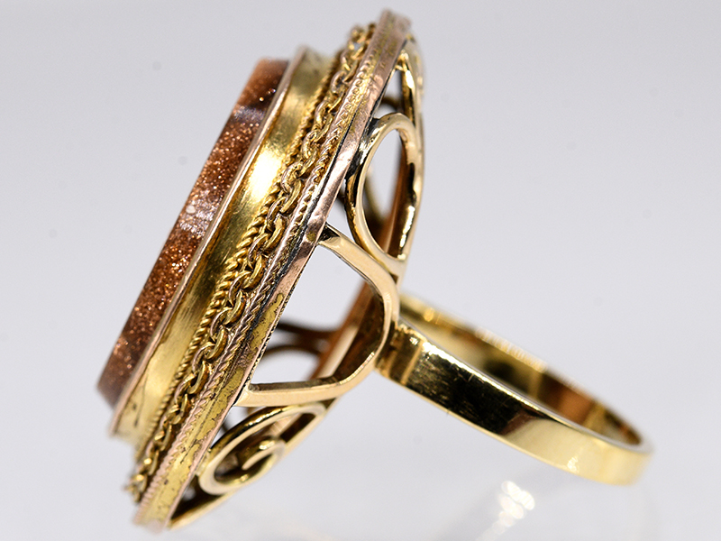 GroÃŸer Ring mit Sonnenstein und feiner Pietra Dura-Arbeit, Goldschmiedearbeit, um 1900. br585/- - Image 5 of 5