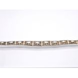 Armband mit 10 Aquamarin-Tropfen zus. ca. 12 ct, um 1900. br585/- Gelbgold und Silber. Gesamtgewicht