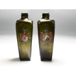 Paar Flaschen mit Wappenmalereien, 19. Jh. brDunkel-olivgrÃ¼nes Glas mit polychromer Emaille-