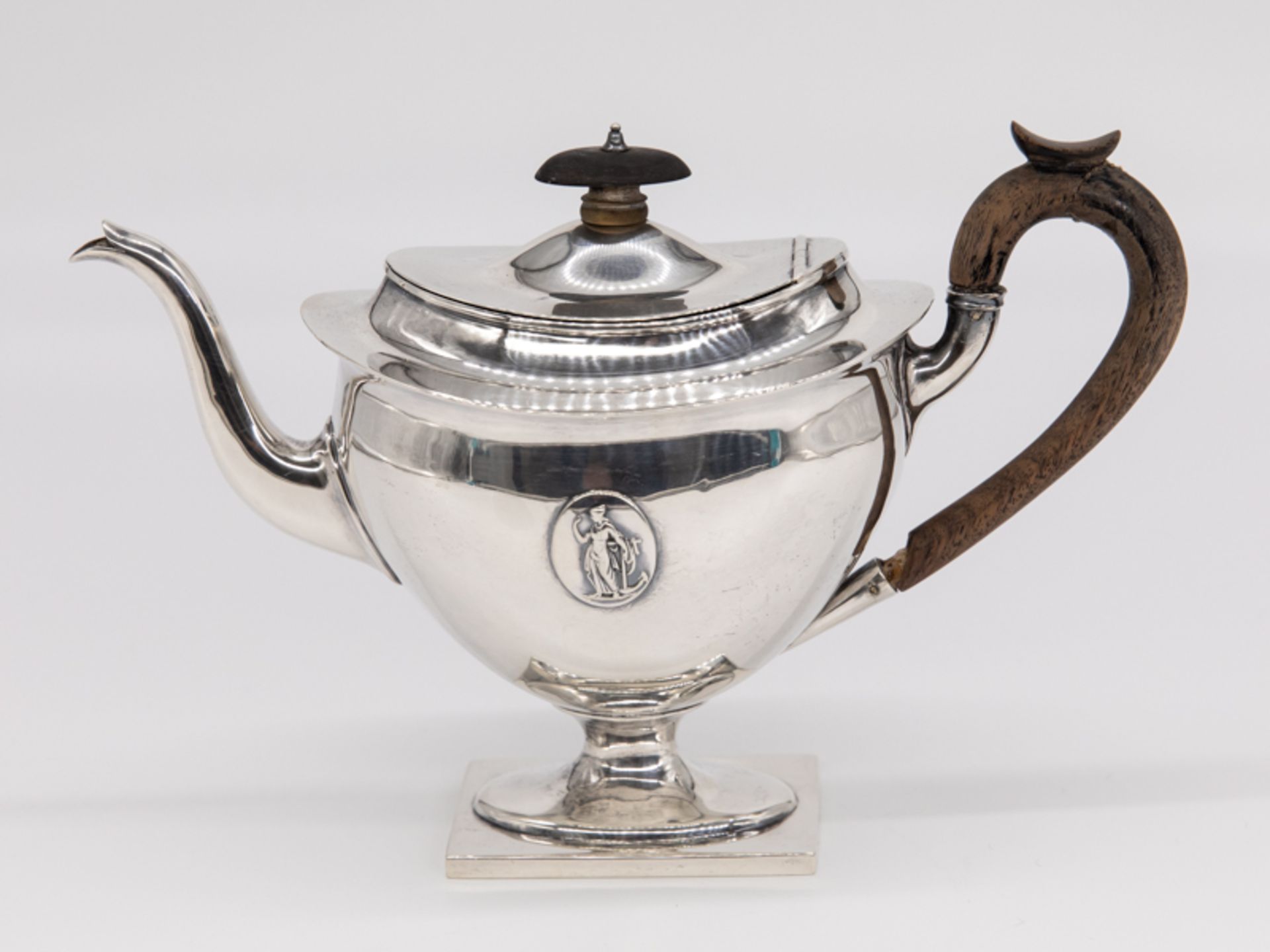 Edwardian-Teekanne, Thomas Bradbury & Sons Ltd, Sheffield, 1908. br925/-Silber mit Henkeleinsatz und