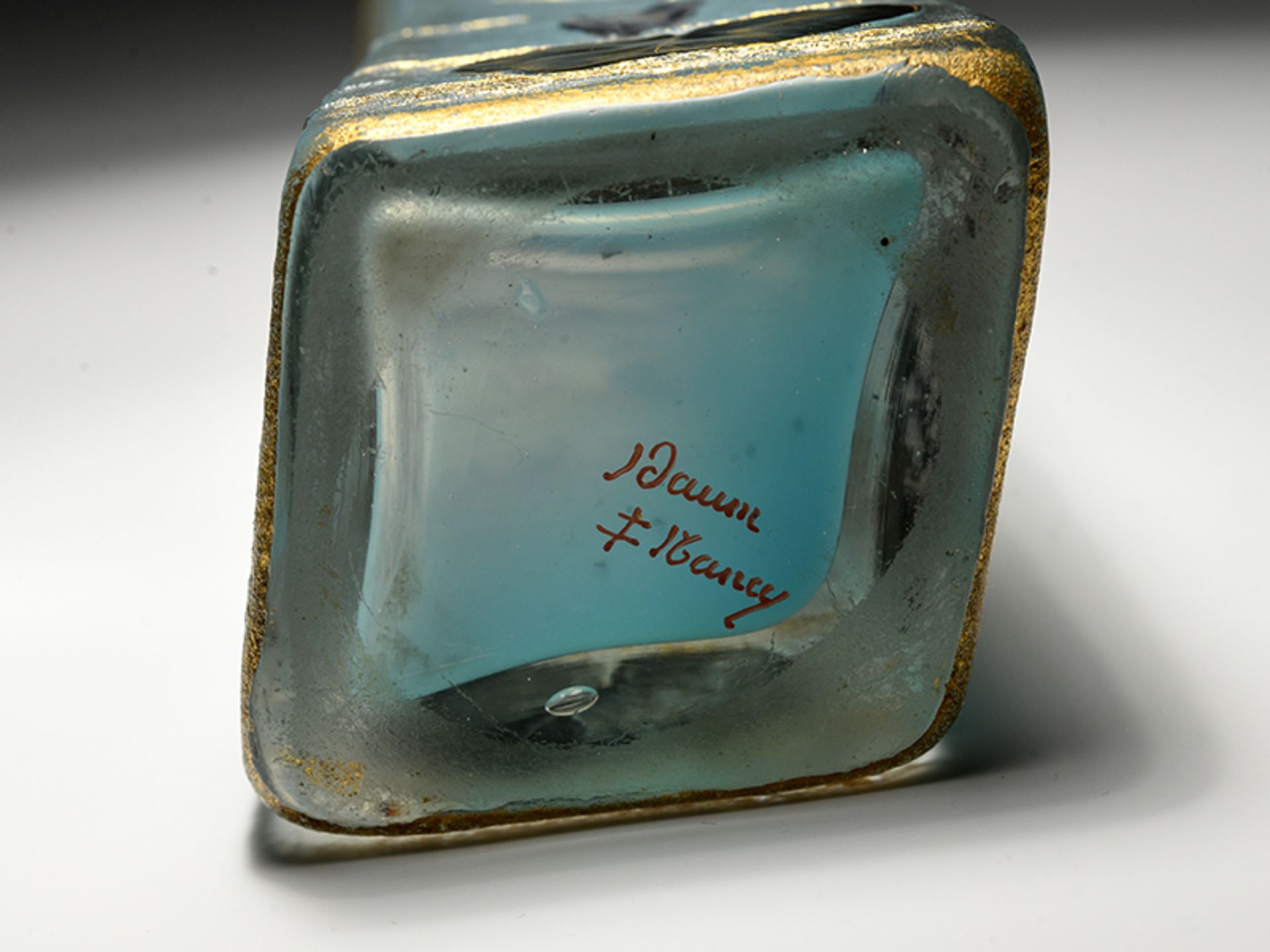 Jugendstilvase mit Seerosendekor, Daum Nancy, um 1900. brFarbloses Glas, hellblau-opalisierend - Image 3 of 9