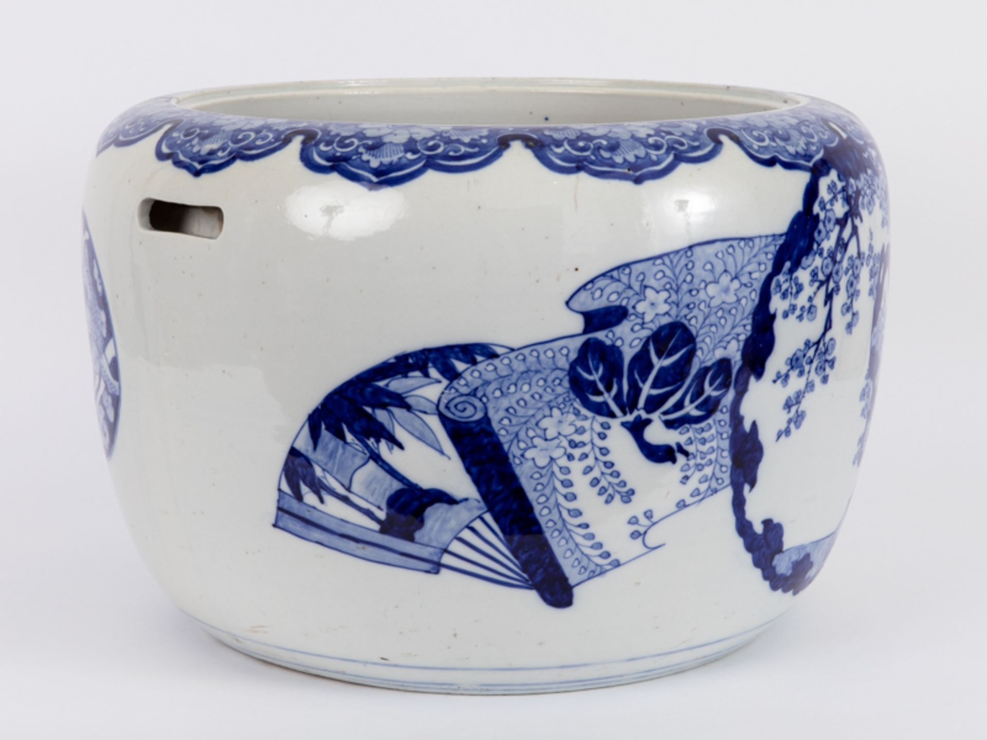 GroÃŸer Cachepot/Fish-Bowl/VorratsgefÃ¤ÃŸ, wohl Japan, 19. Jh. brPorzellan mit unter Glasur blauer - Image 2 of 7