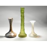 Konvolut 3 verschiedene Vasen, wohl BÃ¶hmen, "Arabia"/Finland u. "Eisch"/Bayer. Wald, 20. Jh. brGlas
