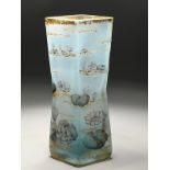 Jugendstilvase mit Seerosendekor, Daum Nancy, um 1900. brFarbloses Glas, hellblau-opalisierend