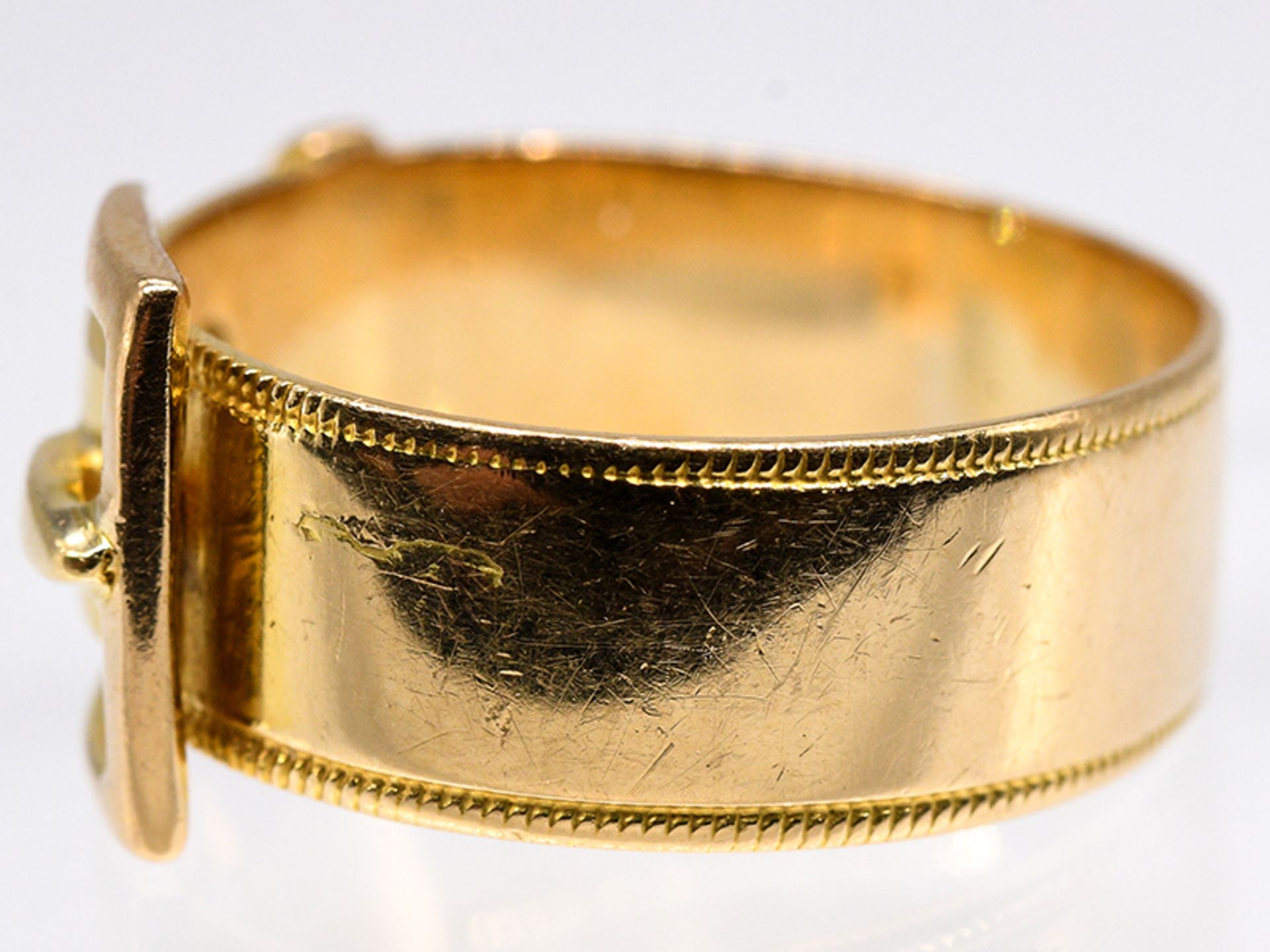 Ring mit Altschliff-Diamant ca. 0,06 ct, England, um 1900. br750/- Gelbgold. Gesamtgewicht ca. 6,4 - Image 4 of 5