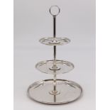 Etagere mit 3 Ebenen, Brescia/Italien, wohl Mitte 20. Jahrhundert. br800/-Silber; Gesamtgewicht