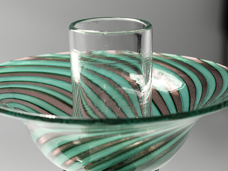 Glas-Leuchter-Paar, Venini, Murano, 20. Jh. brFarbloses Glas, teils mit grÃ¼n-weiÃŸen und - Image 4 of 6