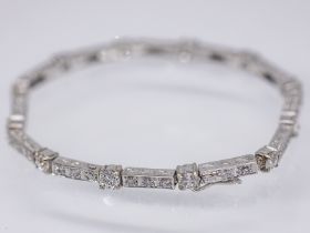 Art Deco Armband mit 47 Diamanten, zus. ca. 3,5 ct, Deutsch um 1925-1930. br585/- WeiÃŸgold.