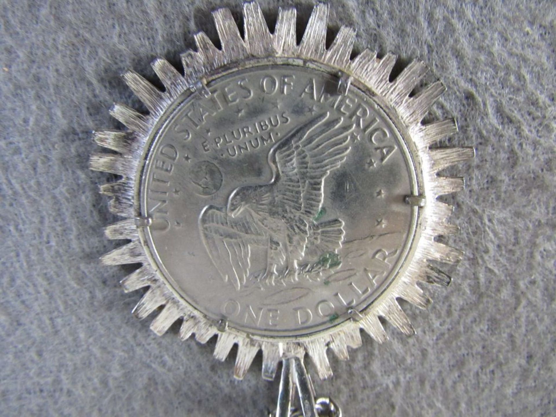 Halskette in Silber gefasster Silberdollar - Image 4 of 4