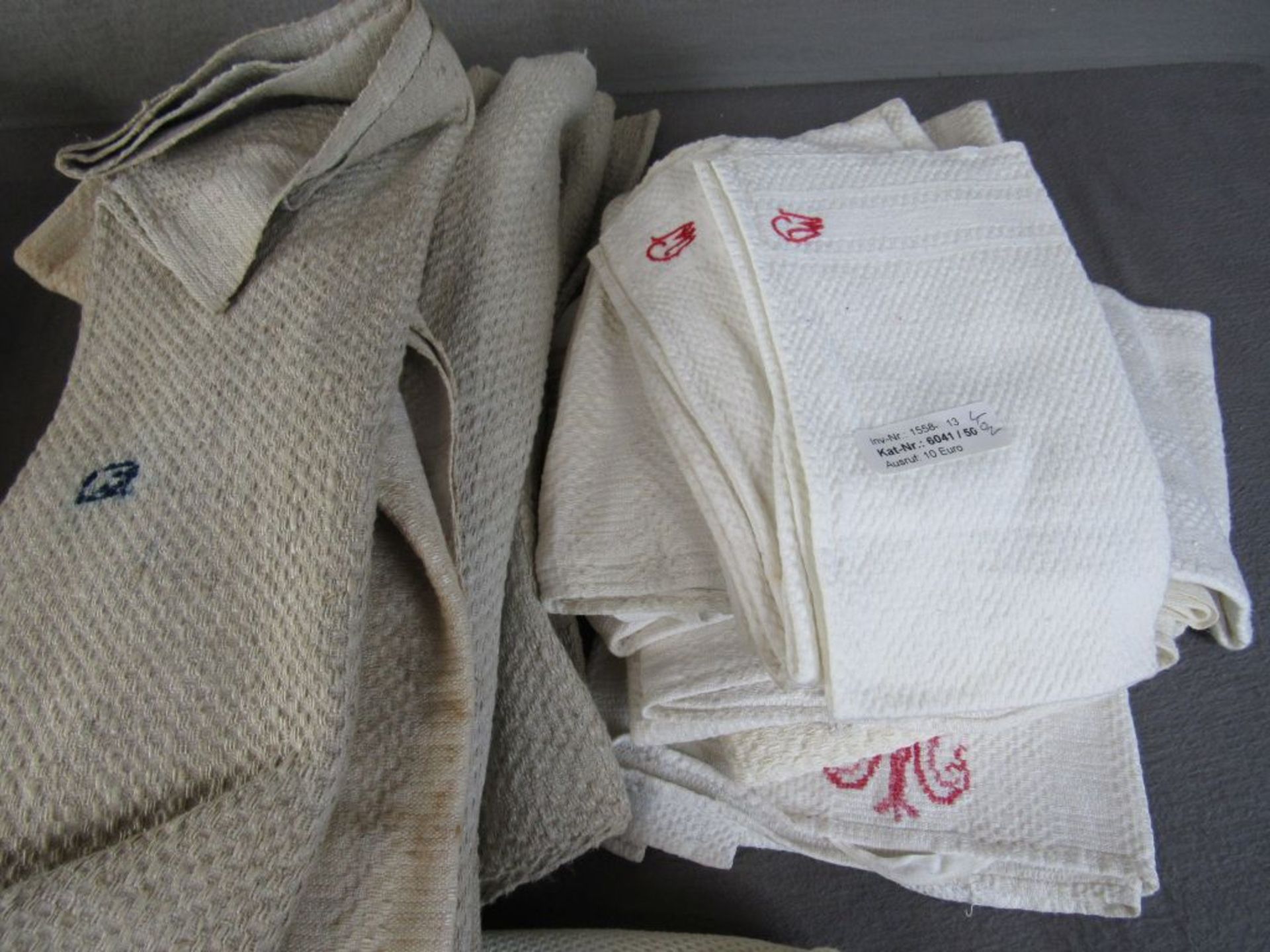 Großes Konvolut Leinen überwiegend antik Handtücher anbei ungereinigter unsortierterDachbo - Image 2 of 4