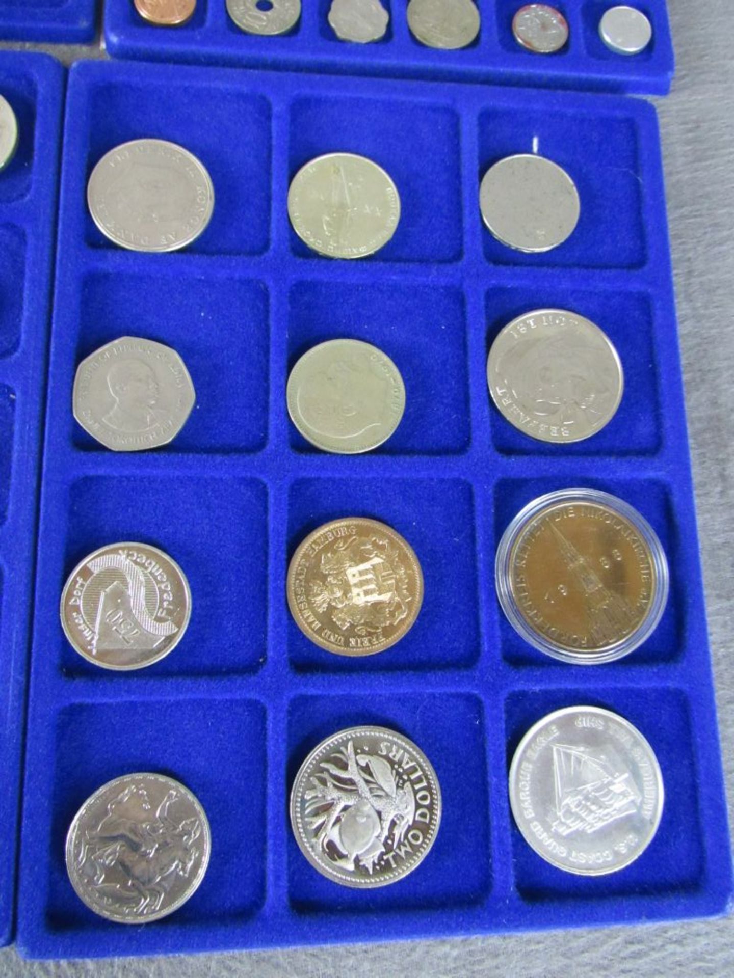 Schatulle mit Münzen und Medaillen alle Welt - Bild 6 aus 6