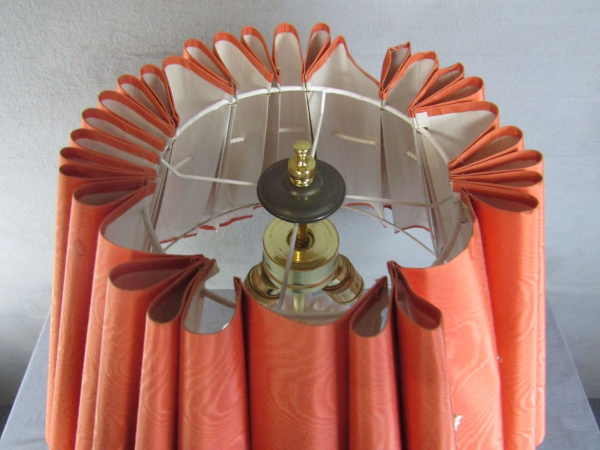 Große Tischlampe Porzellan roter Schirm 60er jahre 74cm hoch - Image 3 of 6