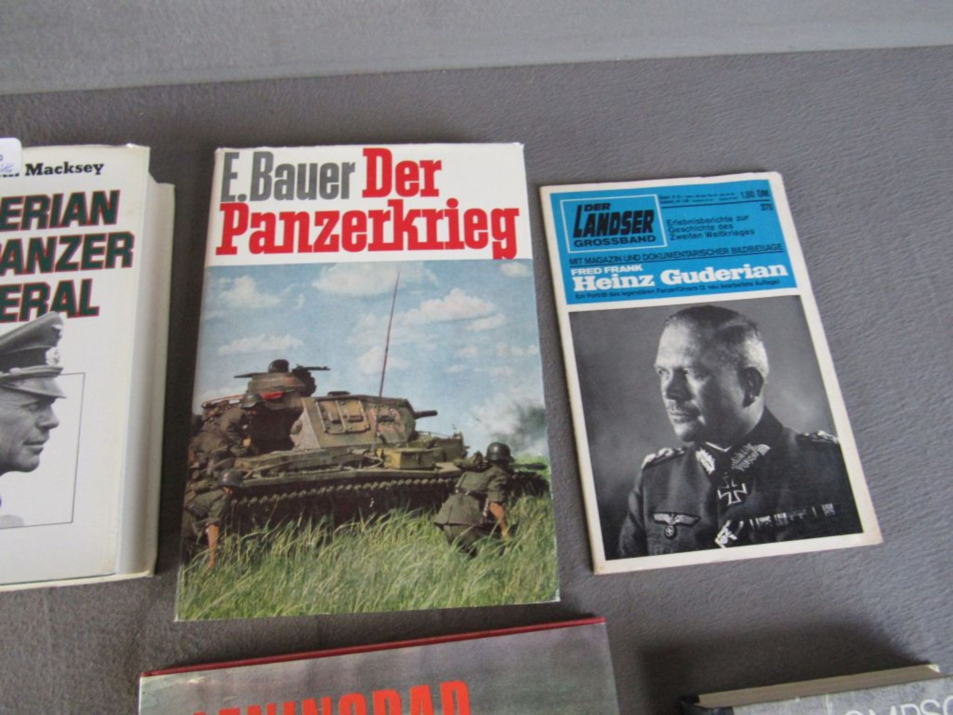 Konvolut Bücher 8 Stück über Panzer interessante Stücke anbei - Image 7 of 7