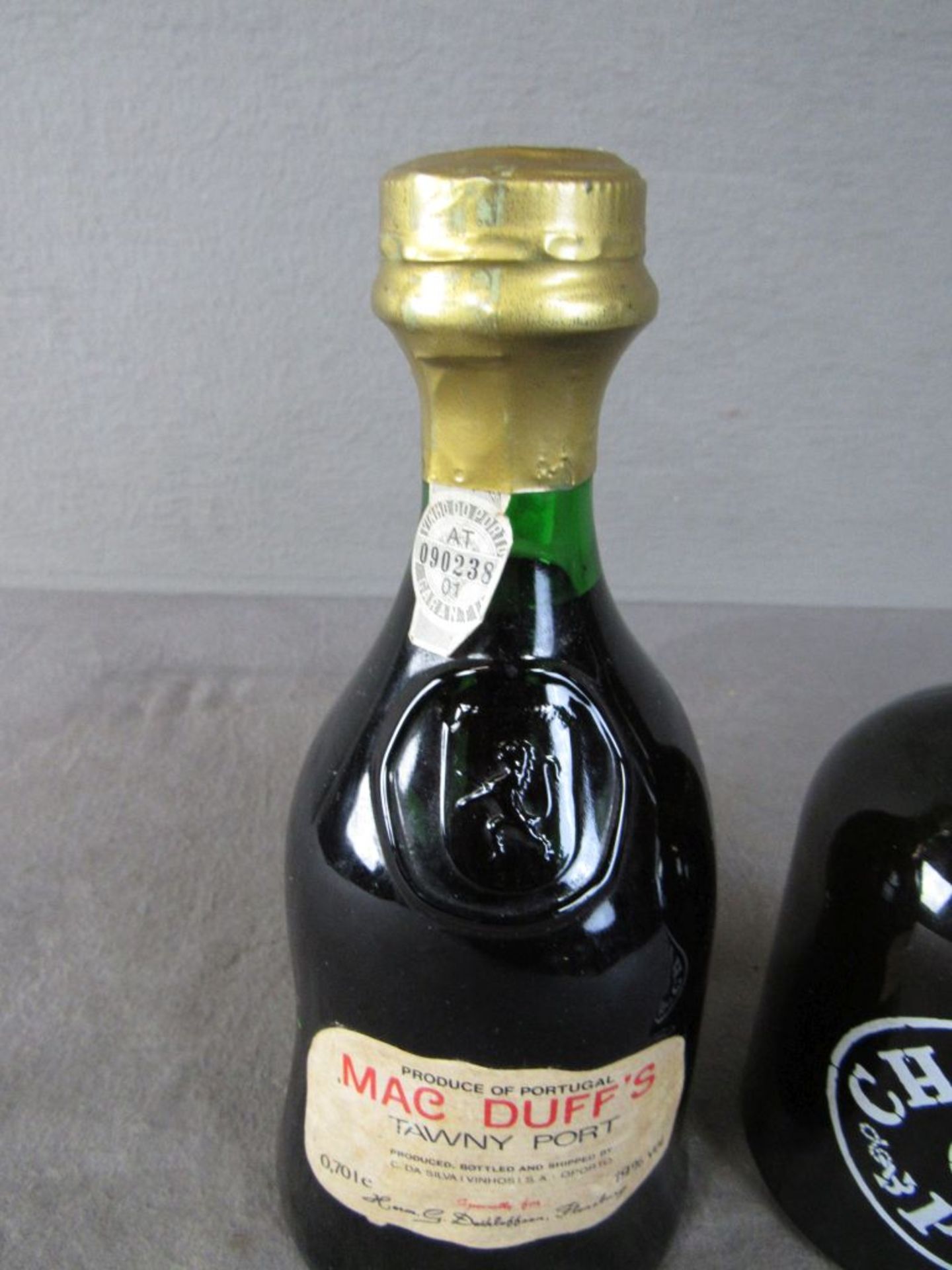 Zwei Flaschen hochwertiger Portwein Mac Duffs und Chairman - Bild 3 aus 3