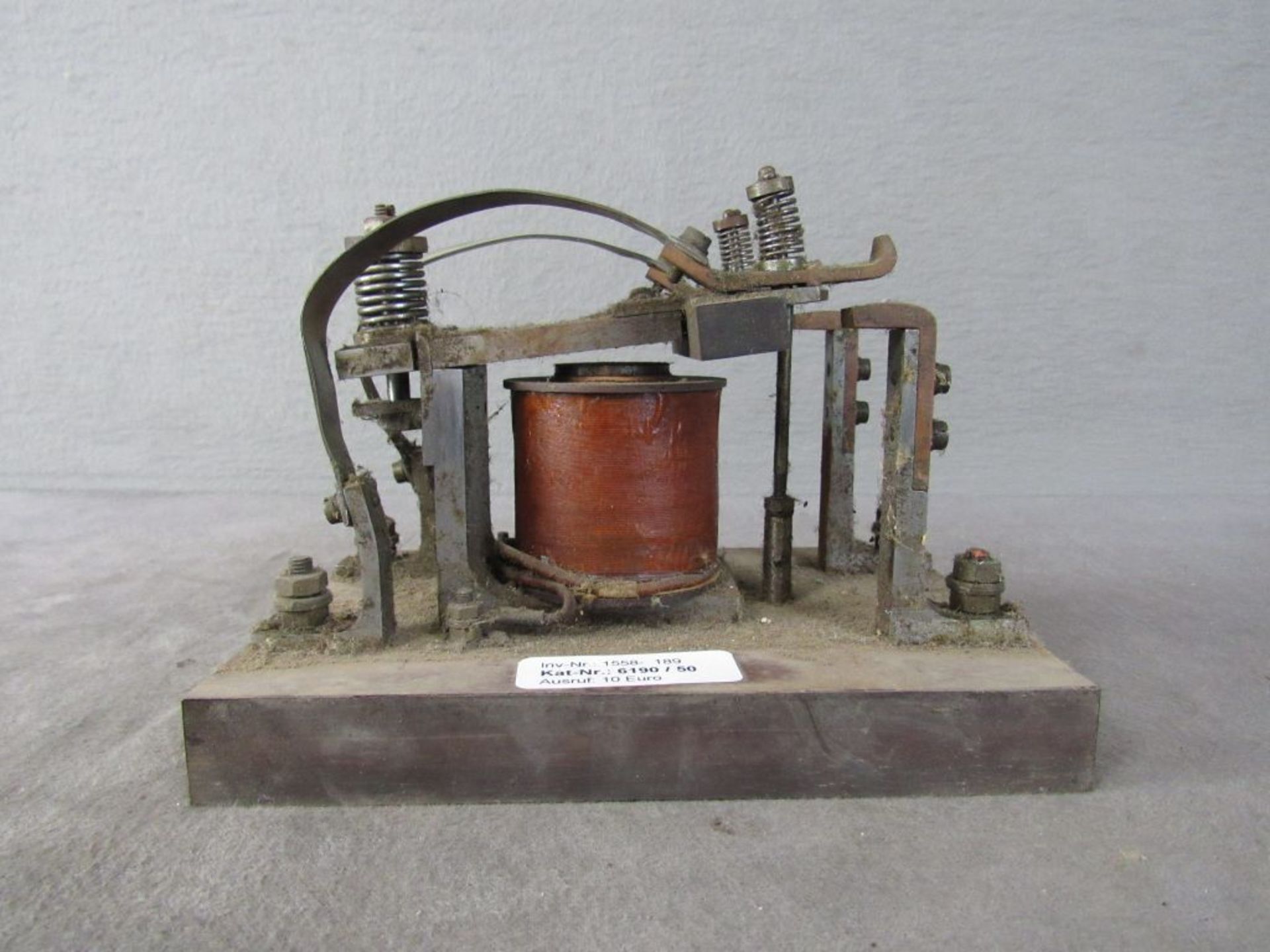 Antikes elektrisches Gerät Spule auf Ständer 20cm x 14 cm