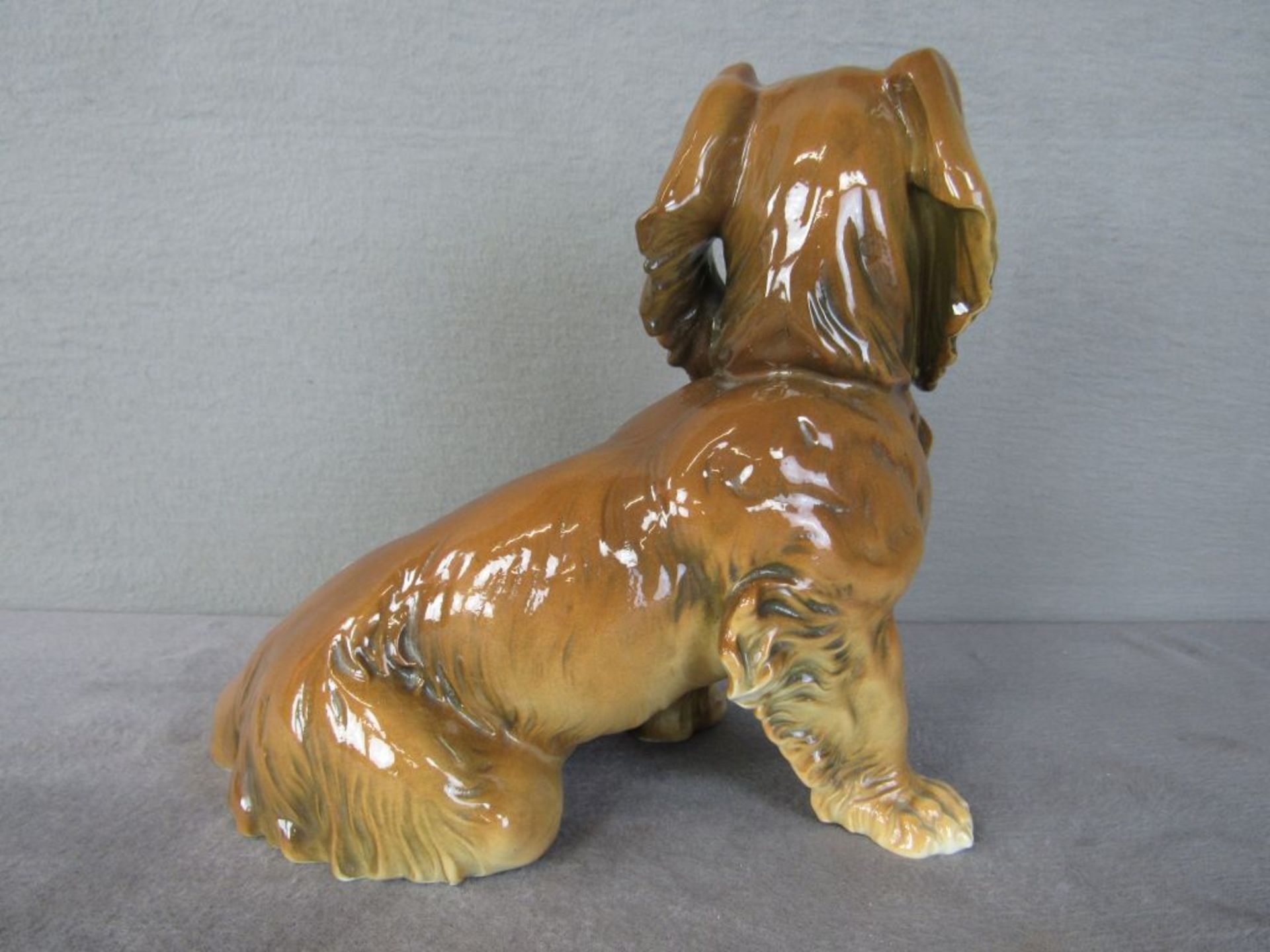 Hundefigur: Dackel sitzend ENS Porzellan Volkstedt - 16 cm lang - handgemalt - um 1920 - Bild 5 aus 8