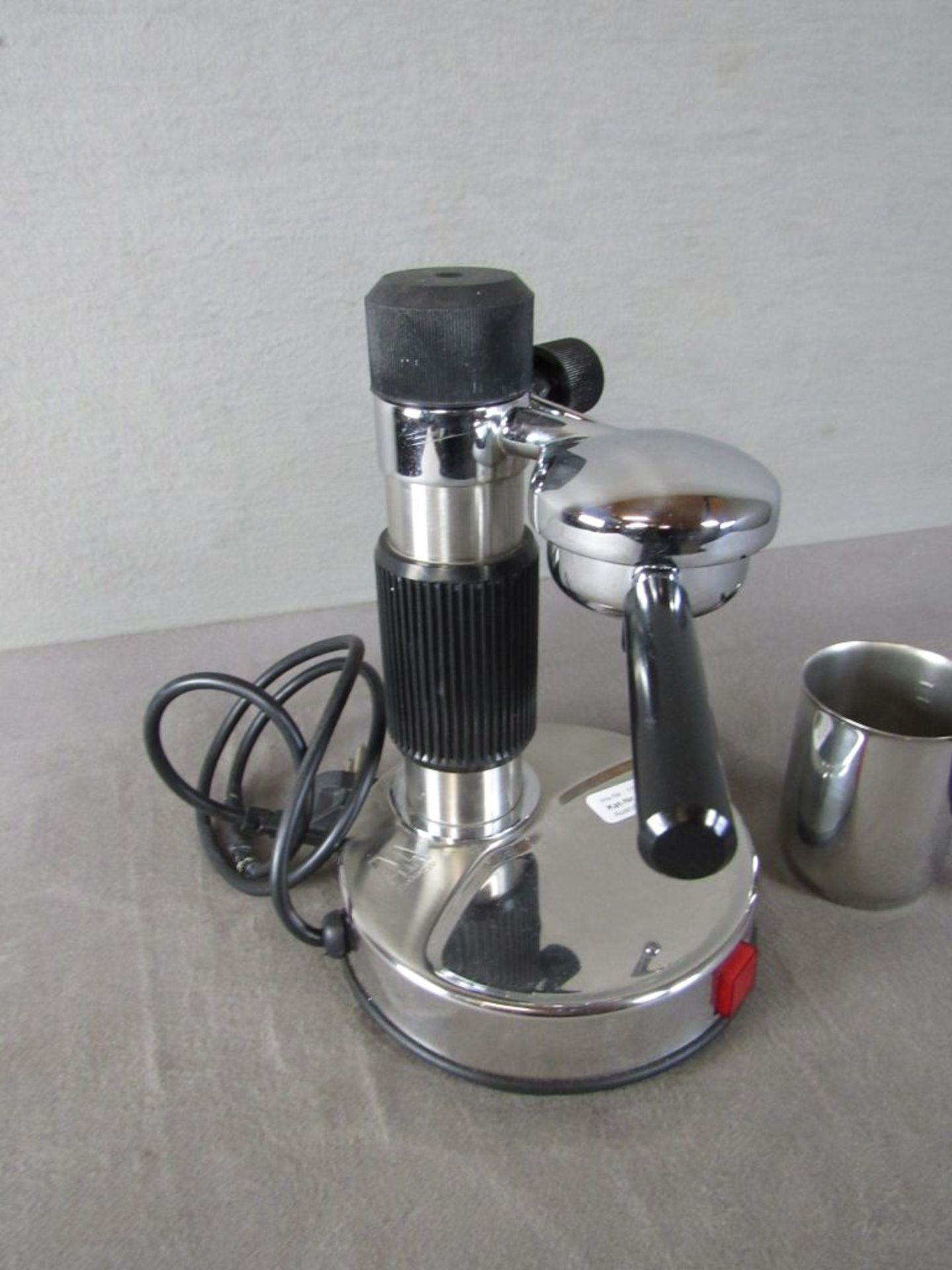 Espresso Maschine Ama Milano verchromter Stahl und schwarzer Kunststoff mit MilchkännchenHö - Image 2 of 4