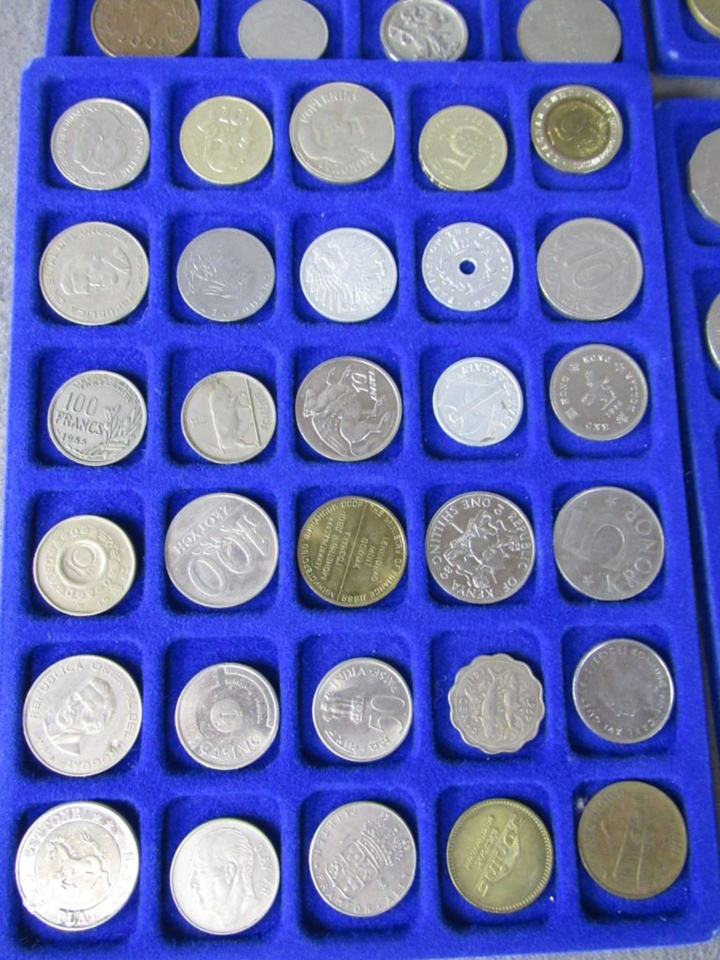 Schatulle mit Münzen und Medaillen alle Welt - Bild 4 aus 6