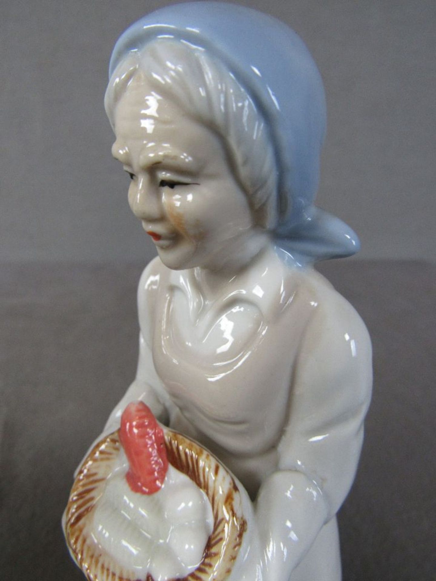 Zwei Porzellan Figuren Frau und Mann Höhe:ca.20cm - Image 8 of 8