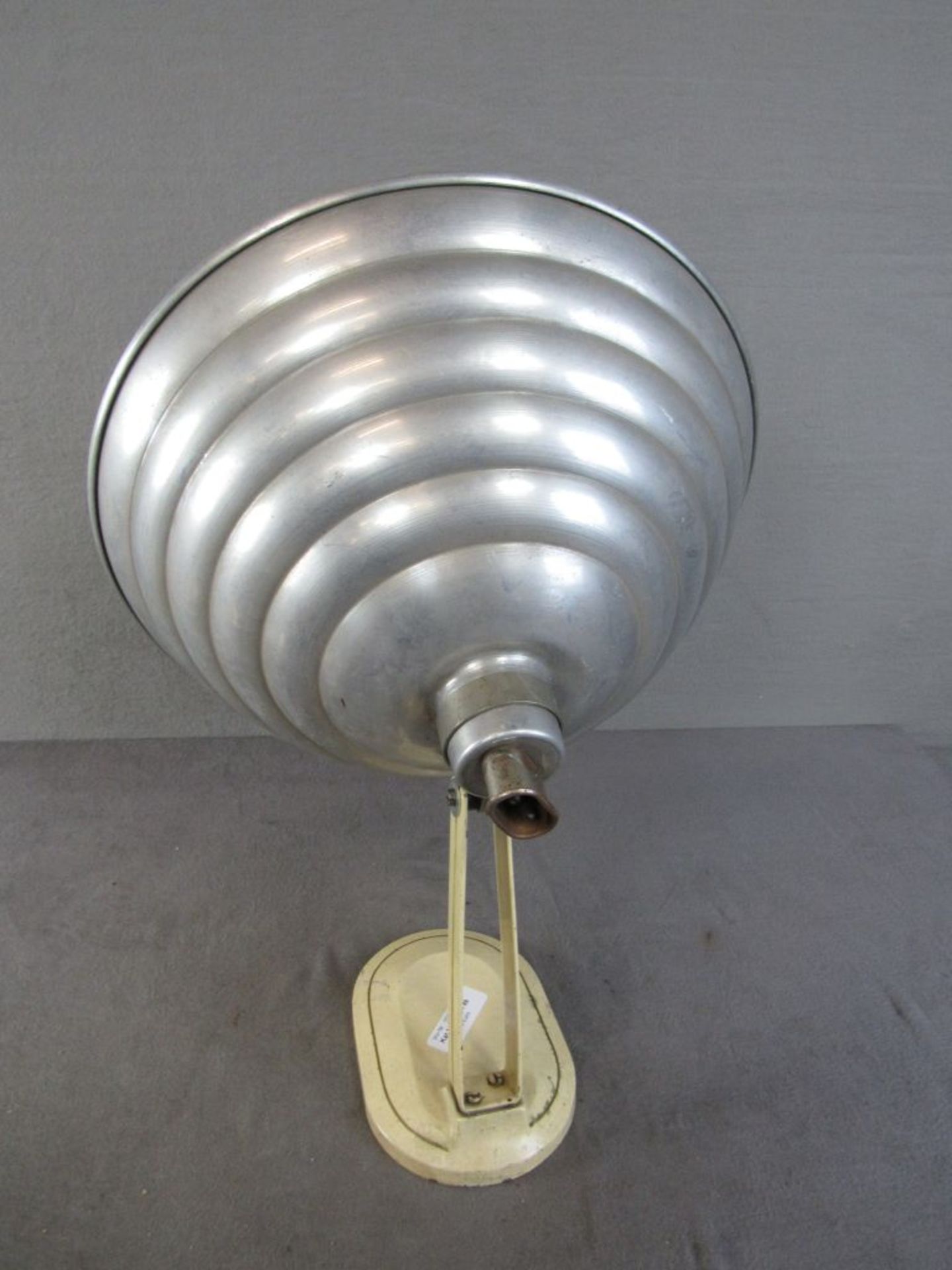 Tischlampe Bauhaus 40er Jahre Aluschirm Durchmesser:37,5cm - Image 5 of 5