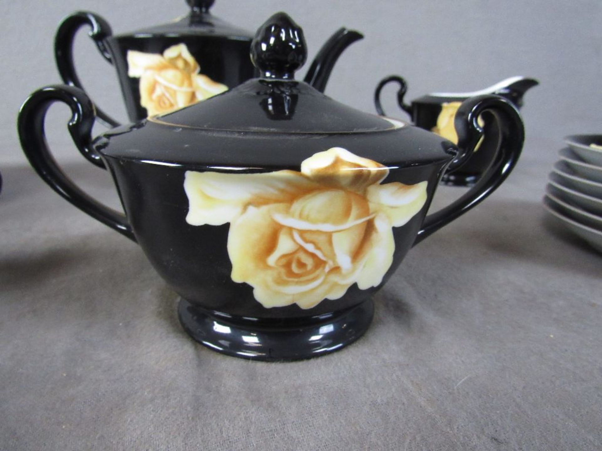 Teeservice Noritaka schwarz mit gelber Rose - Image 6 of 7