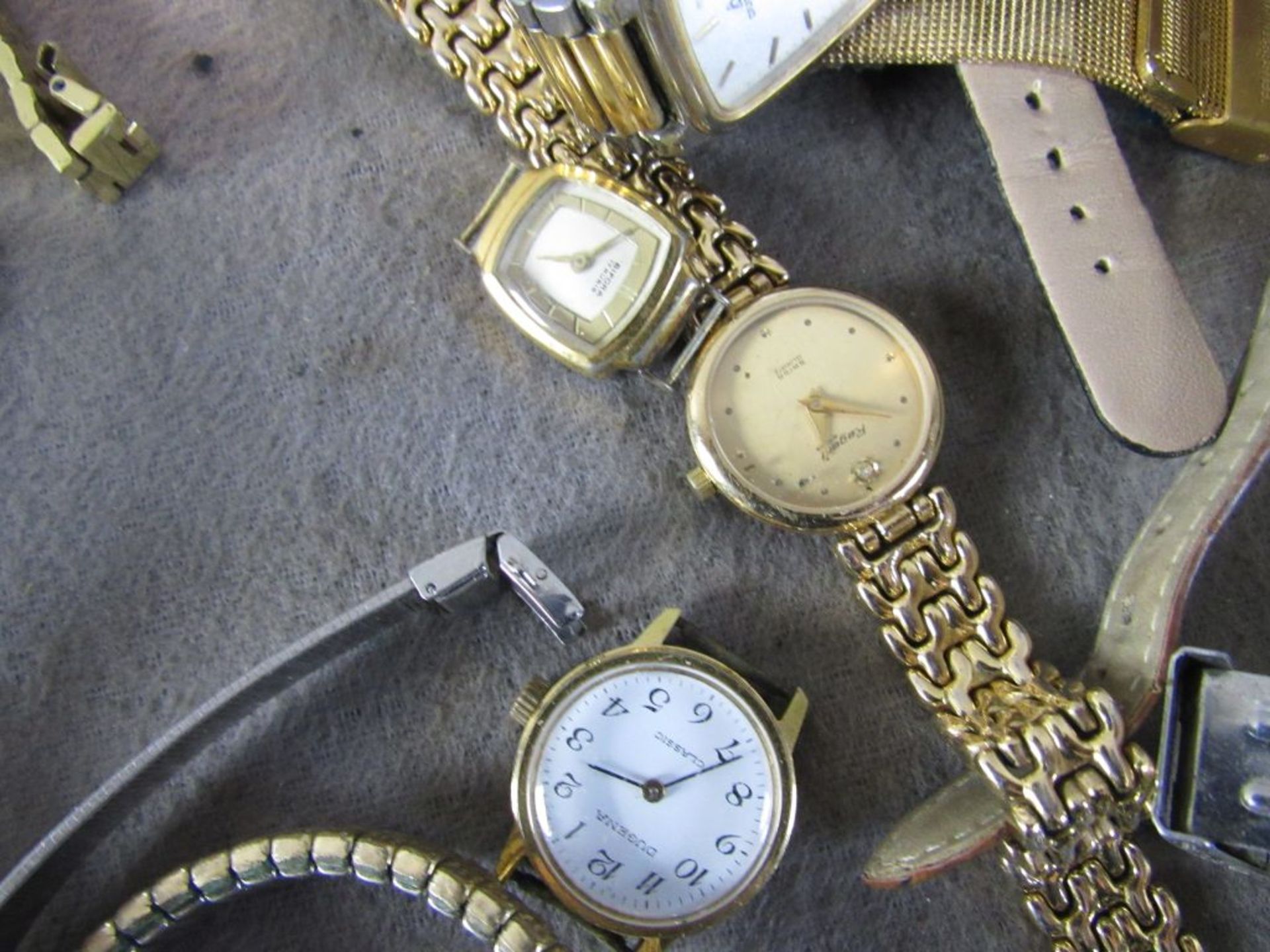 Riesiges Konvolut Armbanduhren unsortiert und ungeprüft aus Händlernachlaß - Bild 3 aus 7