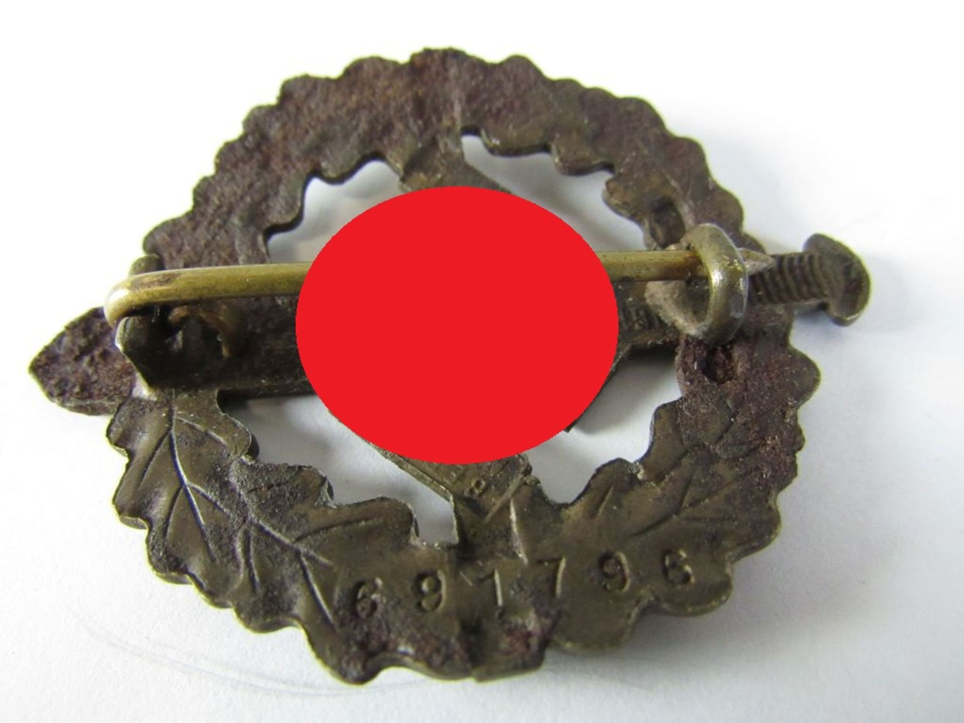 SA Sportabzeichen in Bronze rückseitig mit Hersteller und Nummer 691796 original 2.WK - Image 4 of 5