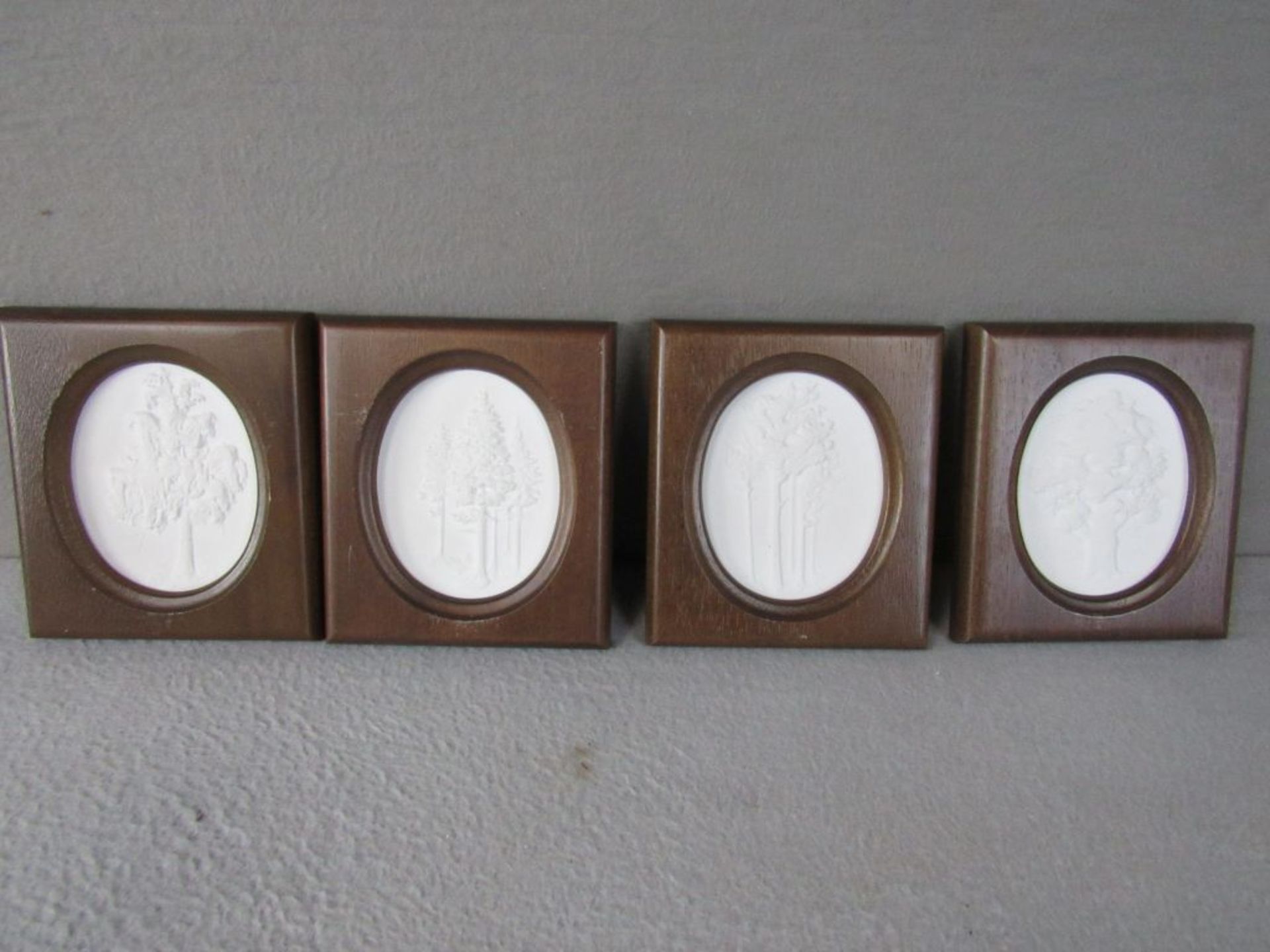 Vier Meissen Plaketten im Holzrahmen limitierte Auflage die Birke, die Kiefer, die Tanne und die Eic