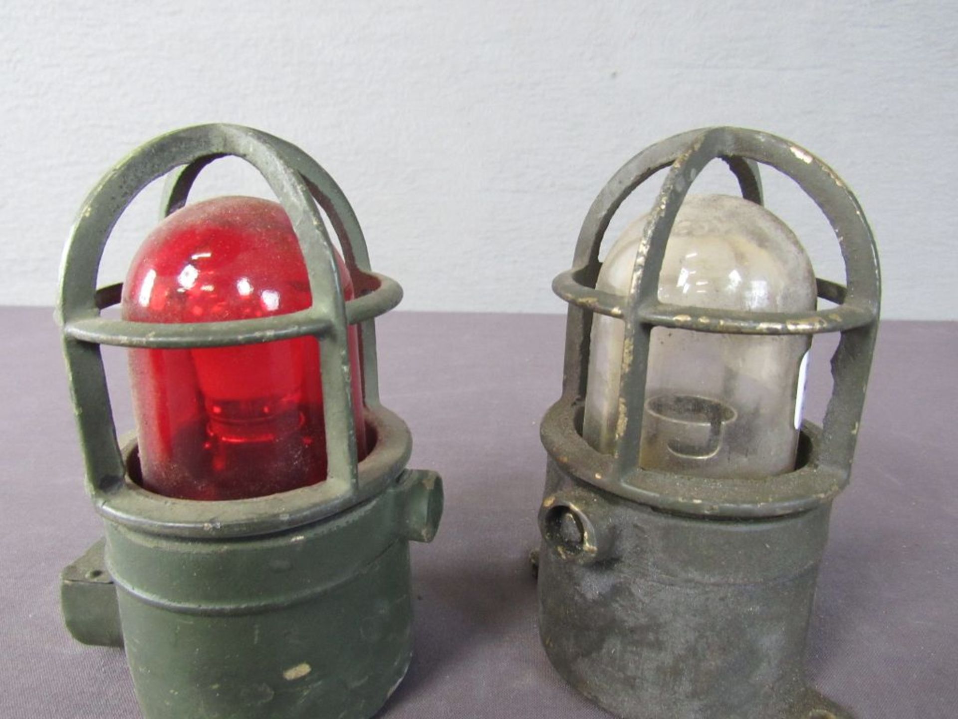 Zwei militärische Leuchten Bronzeguß - Image 3 of 4