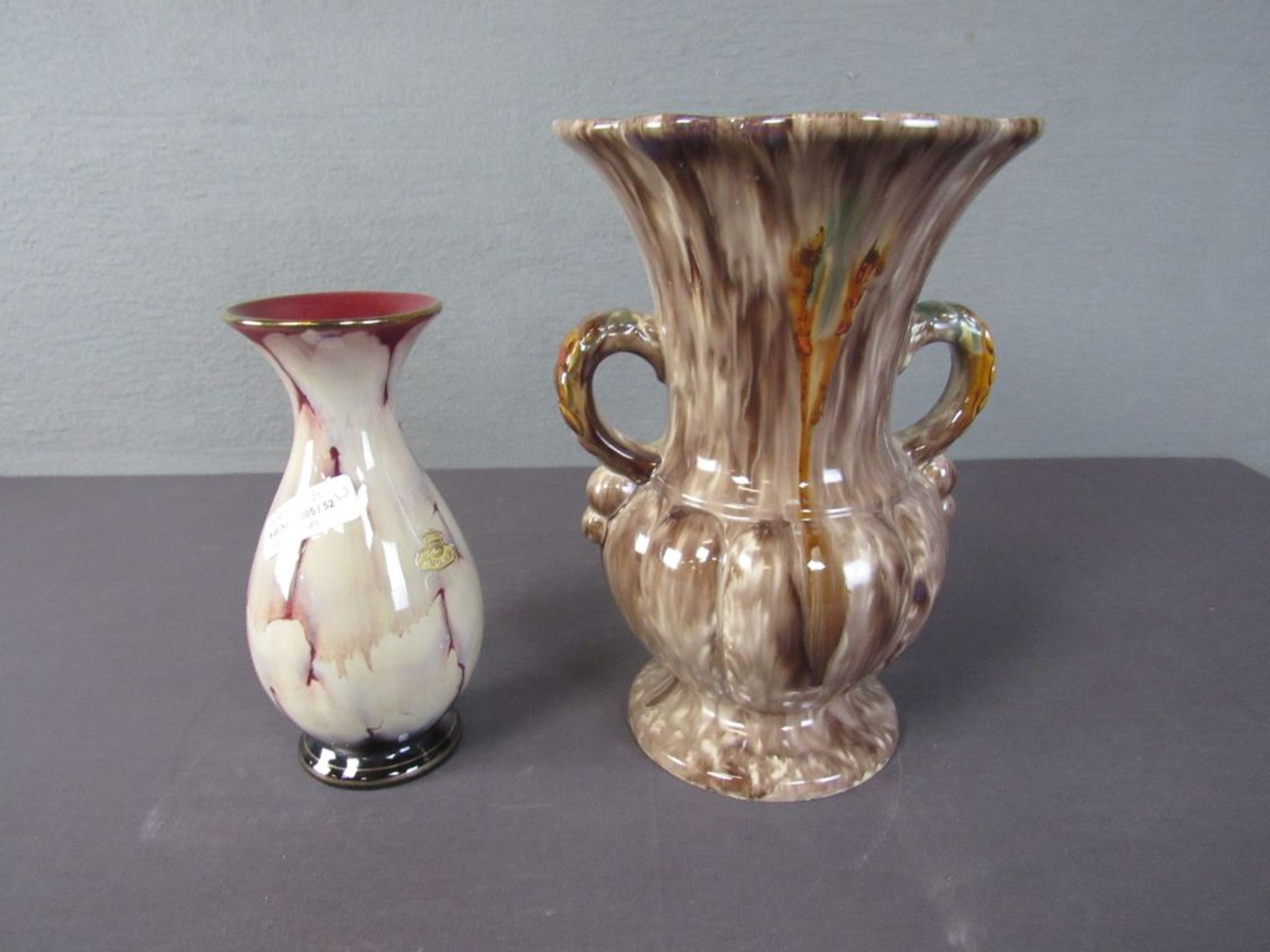 Zwei Keramikvasen 50er Jahre 22cm und