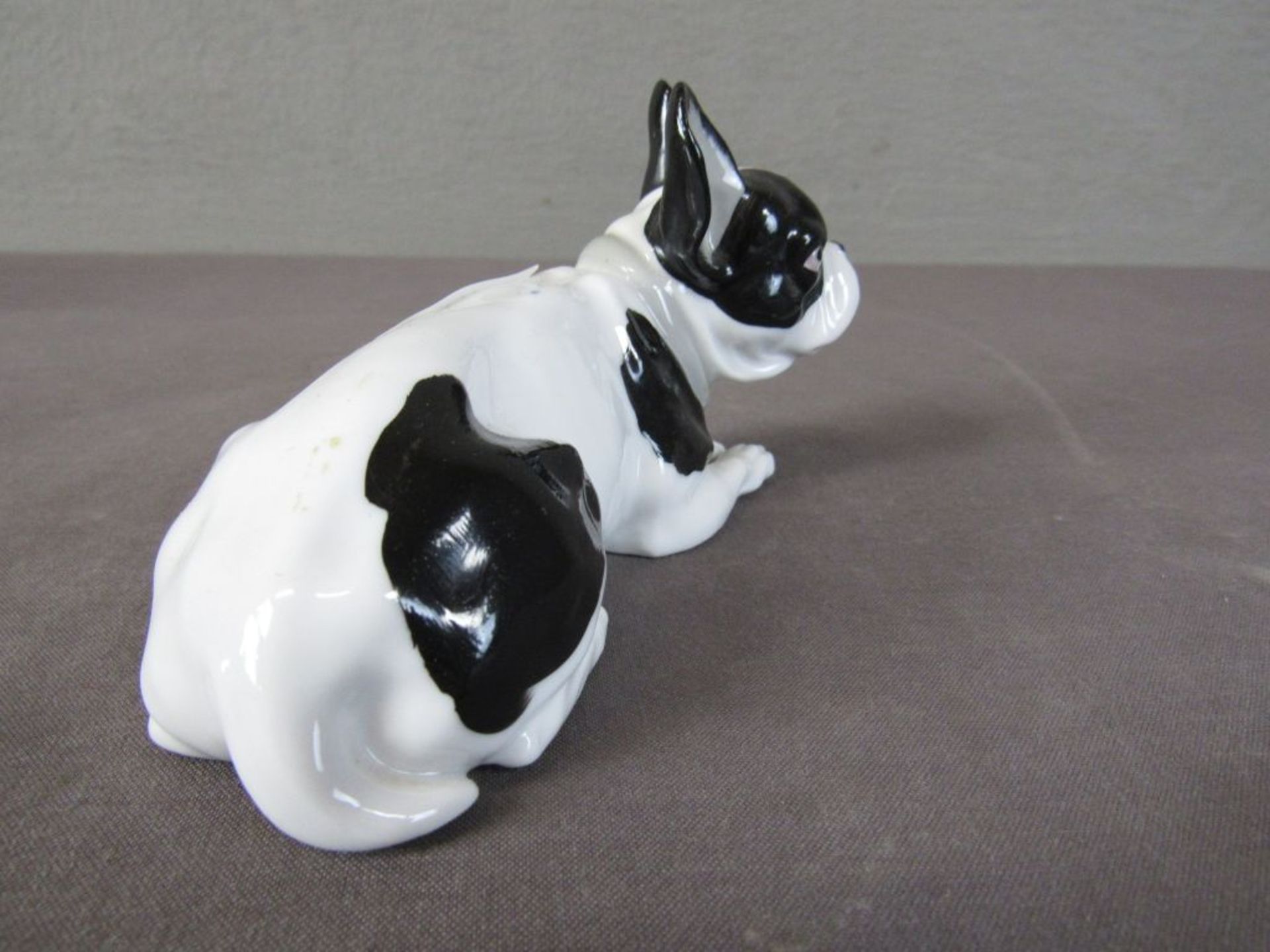 Hundeskulptur Porzellan Mops 15,5cm - Bild 3 aus 6
