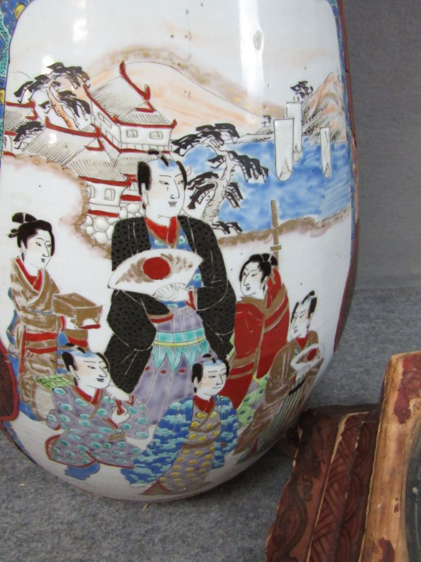 Zwei japanische Imari-Bodenvasen - Bild 4 aus 13