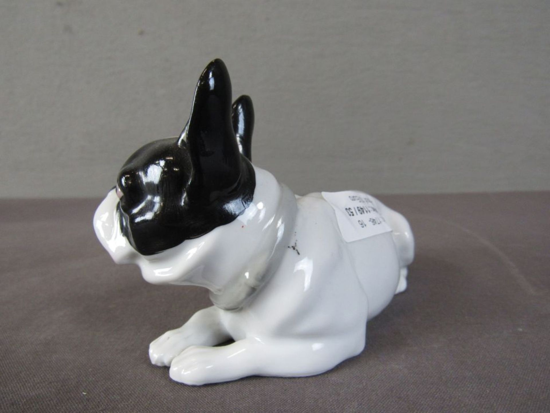 Hundeskulptur Porzellan Mops 15,5cm - Bild 5 aus 6