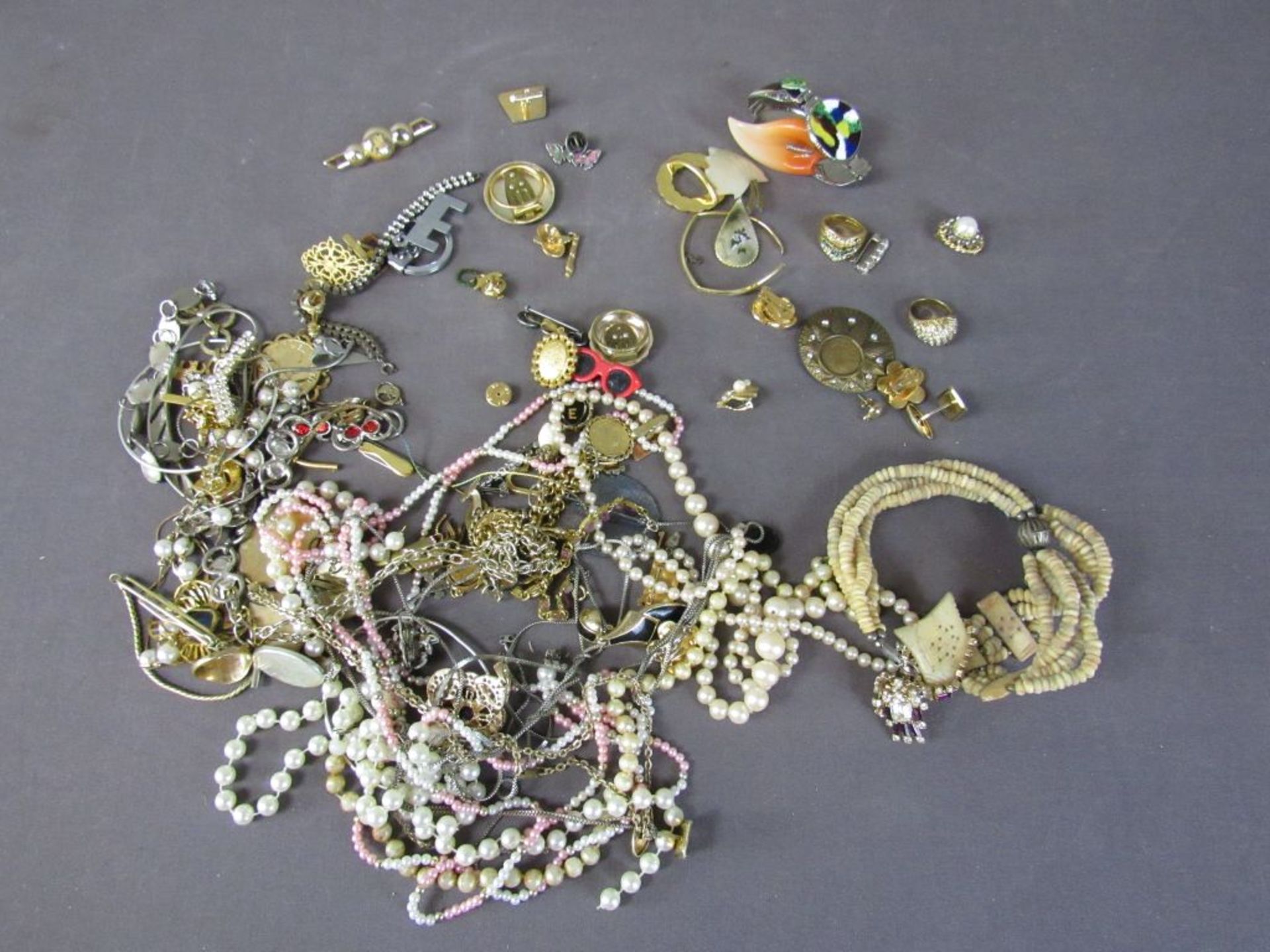 Konvolut Schmuck unsortiert und