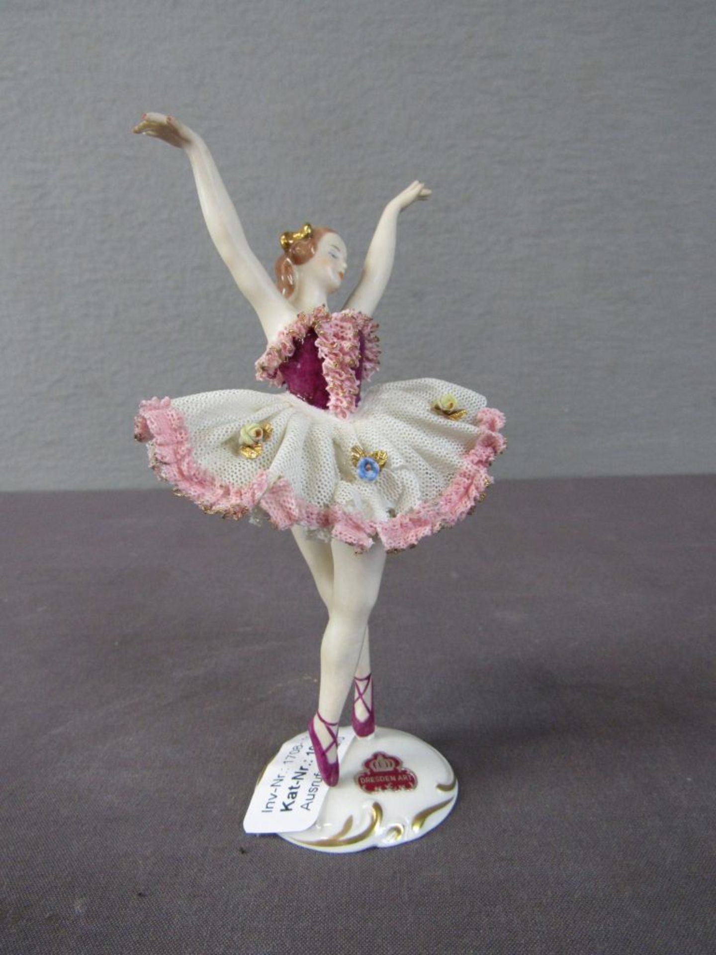 Kleine Ballerina Porzellanfigur 16cm