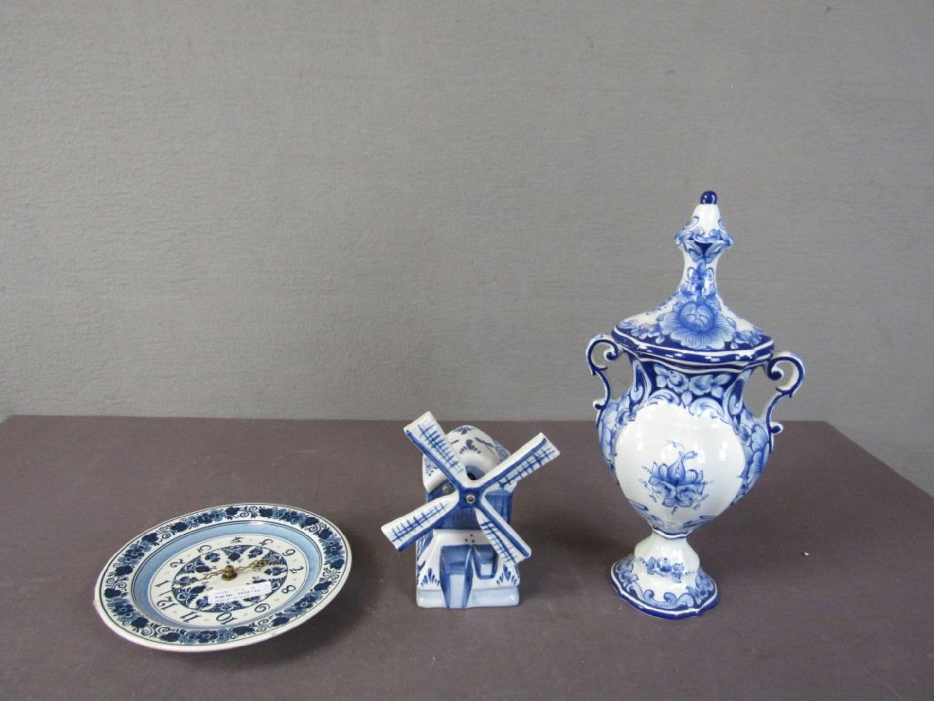 Drei Teile Keramik Uhr Vase Mühle