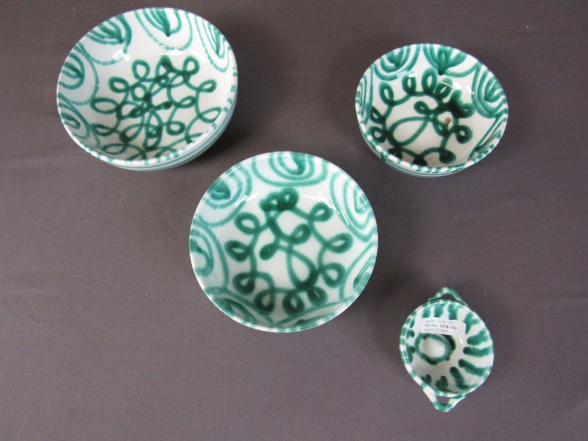 Vier Teile Keramik Gmundner grün - Image 2 of 6