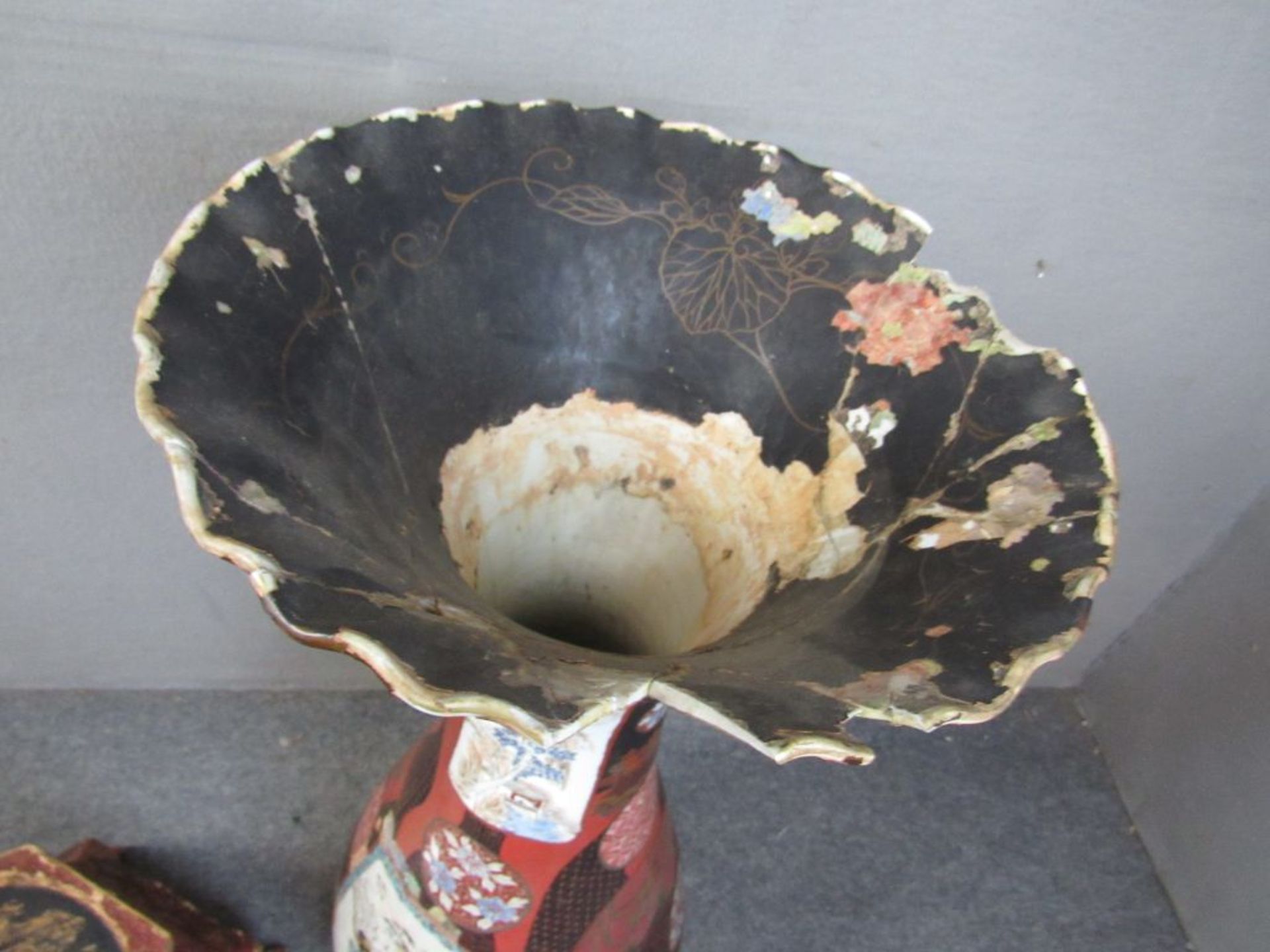 Zwei japanische Imari-Bodenvasen - Bild 6 aus 13