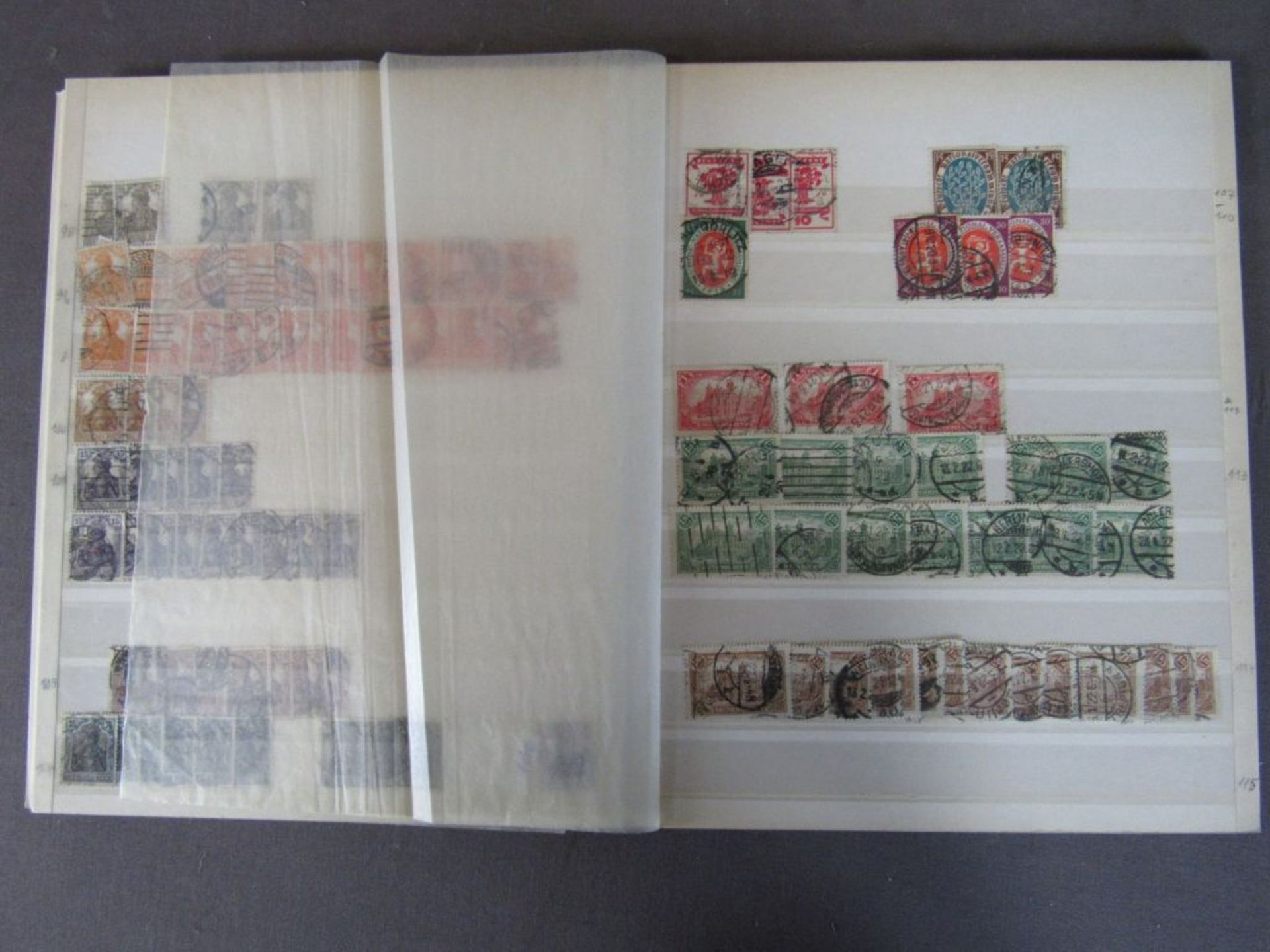 Großer Karton Briefmarken alle - Bild 8 aus 12