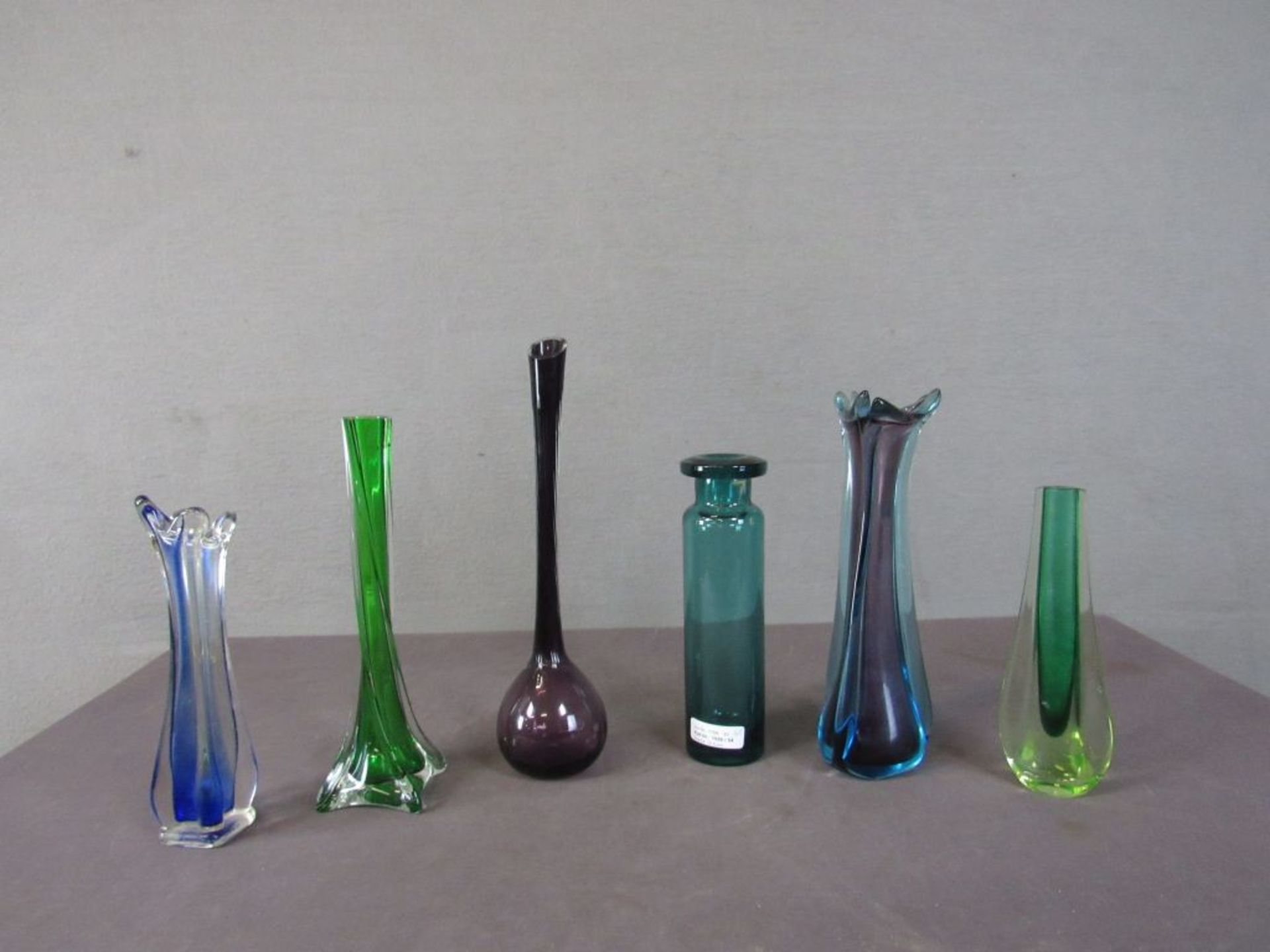 Konvolut Vasen 6 Stück teilweise
