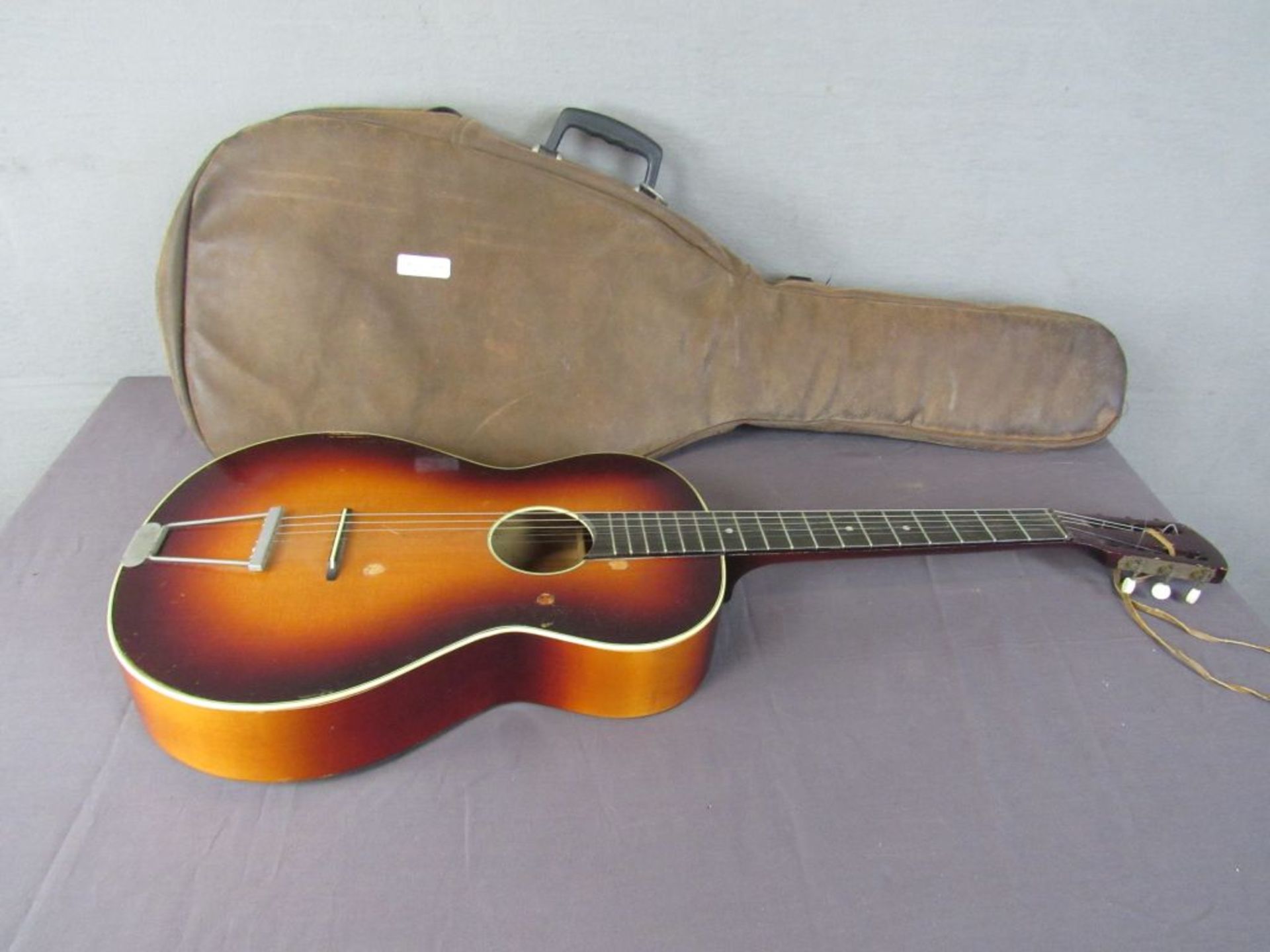 Gitarre mit Tasche original Lindberg