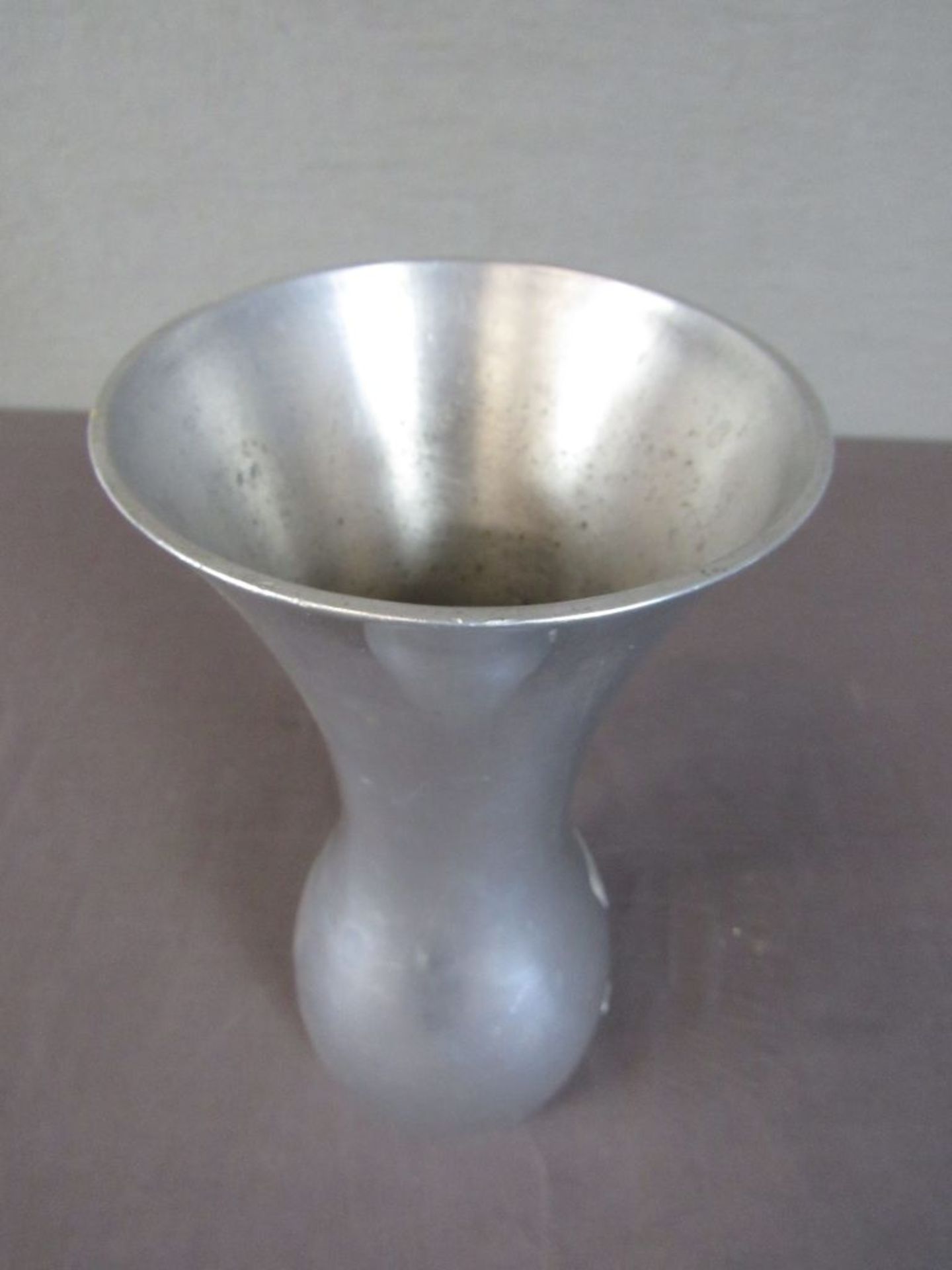 Seltene Vase Aluminium Stempel - Bild 2 aus 4