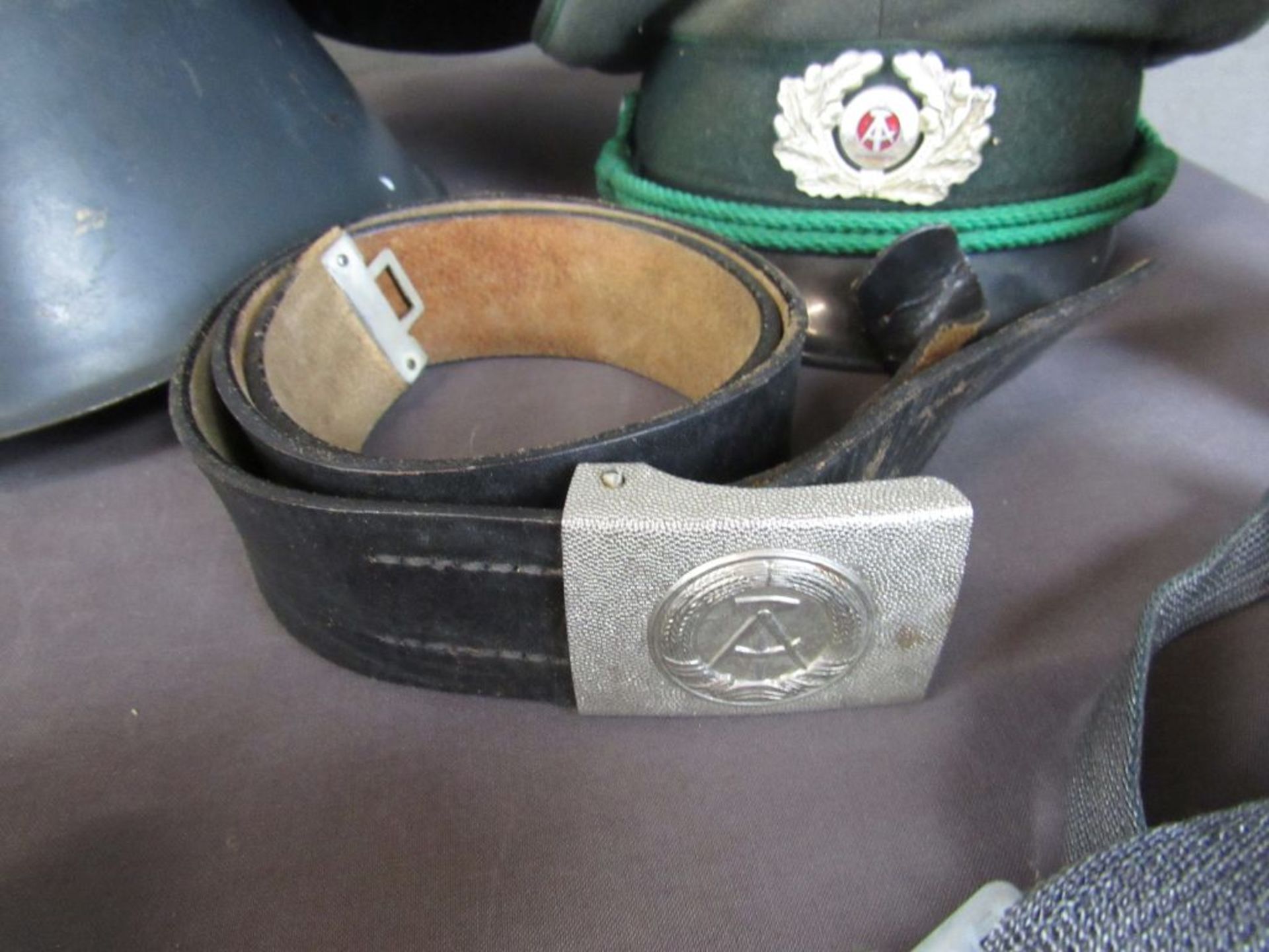 Interessantes Konvolut Militaria - Bild 3 aus 9