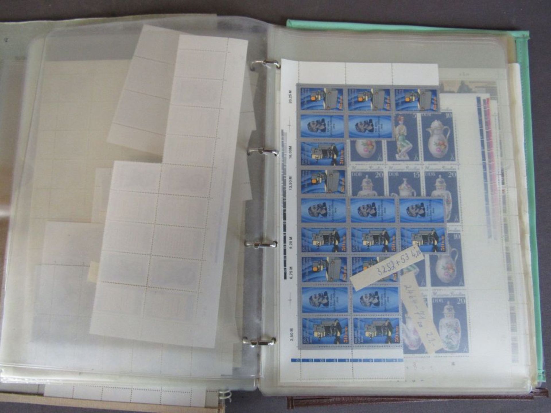 Großer Karton Briefmarken alle - Bild 5 aus 12