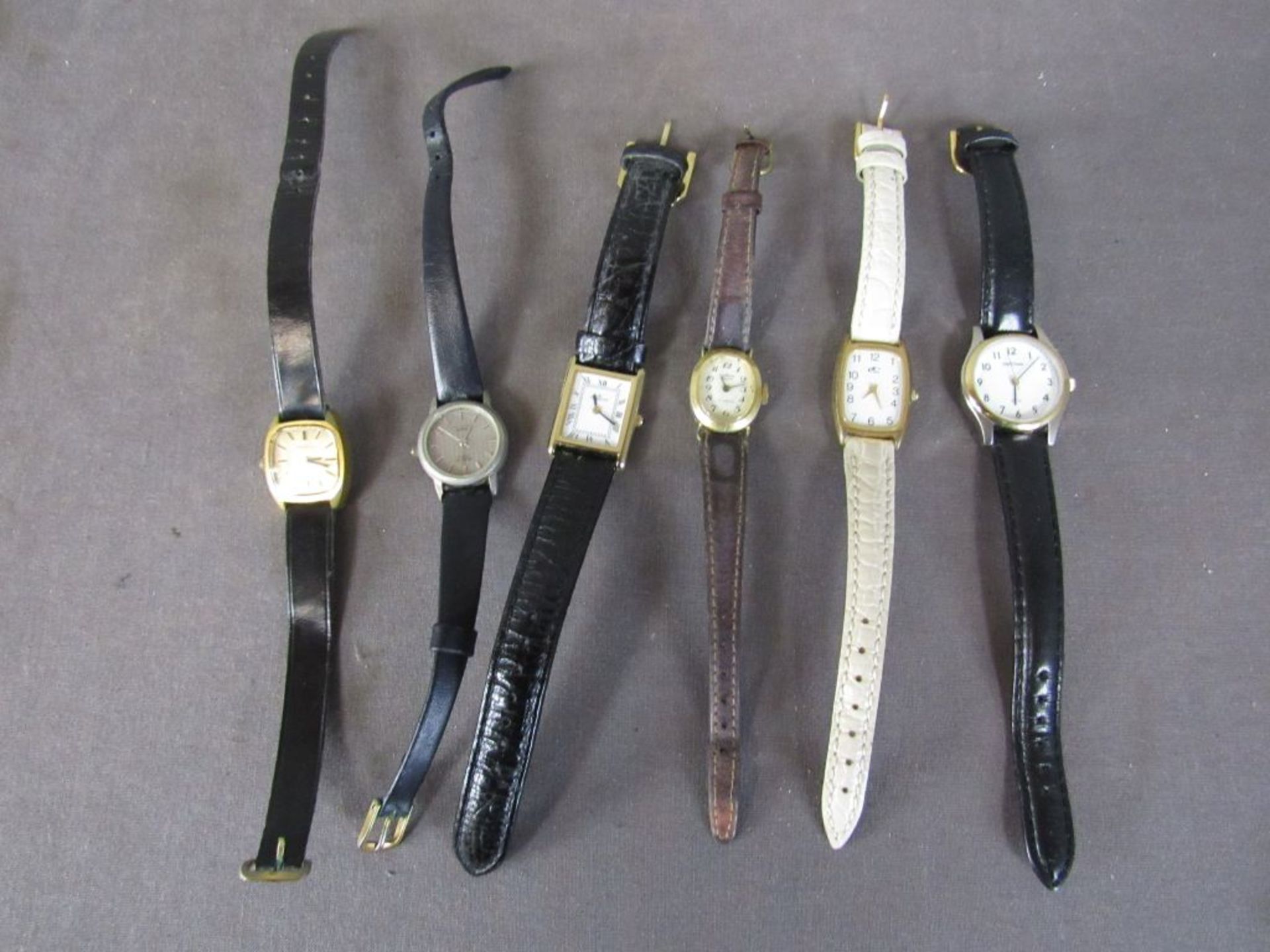 Konvolut von 6 Damen Armbanduhren