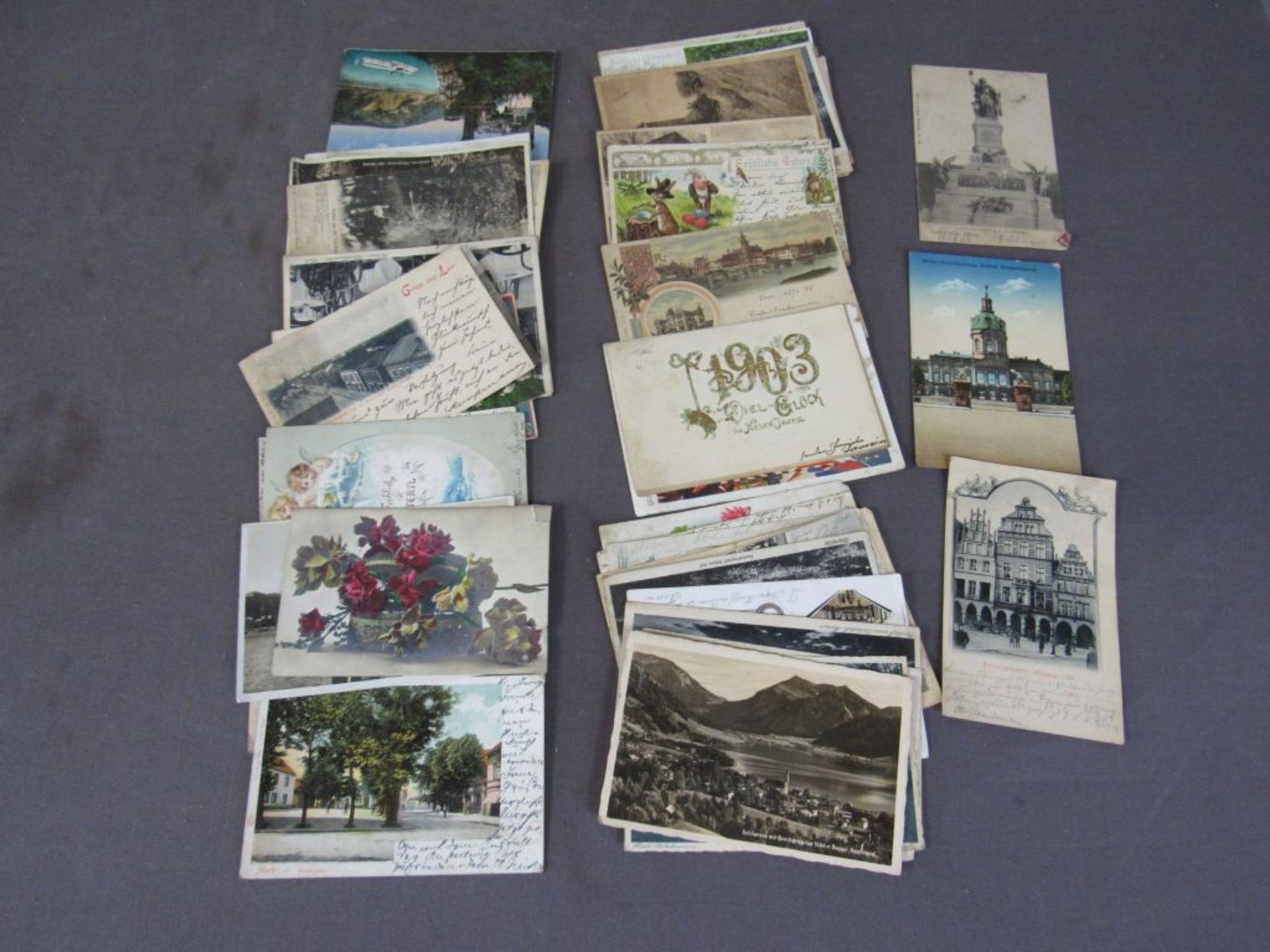 50 Postkarten vor Krieg überwiegend
