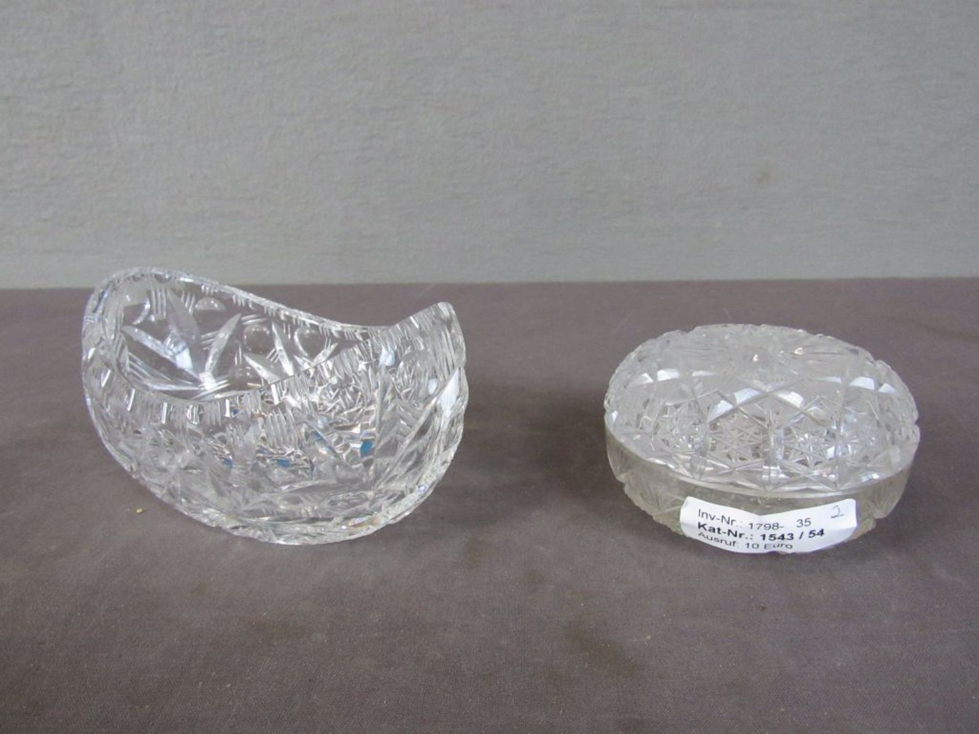 Zwei Teile Kristallglas Deckeldose und