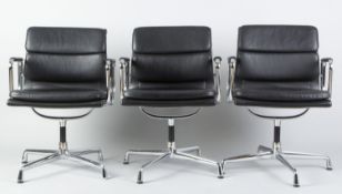 Satz von 3 Armlehnstühlen Eames Lobby Chair EA 208Verchromtes Aluminiumgestell, vierstrahlig